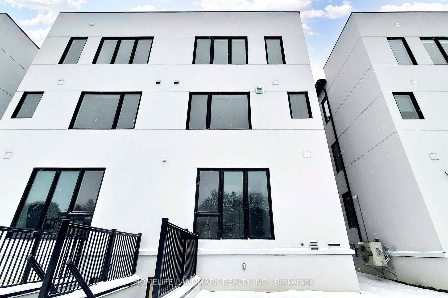 22 PERSICA Street #Lower