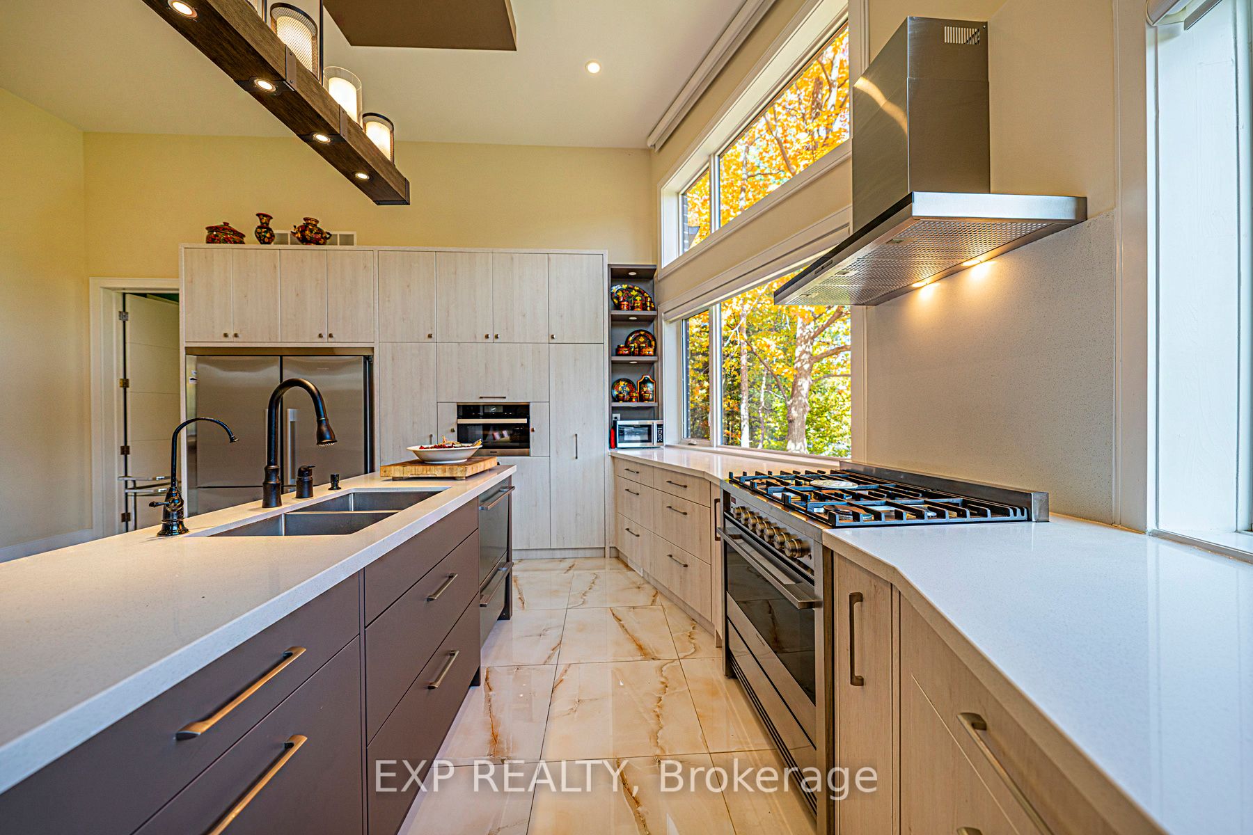 5 Birch Knoll Road