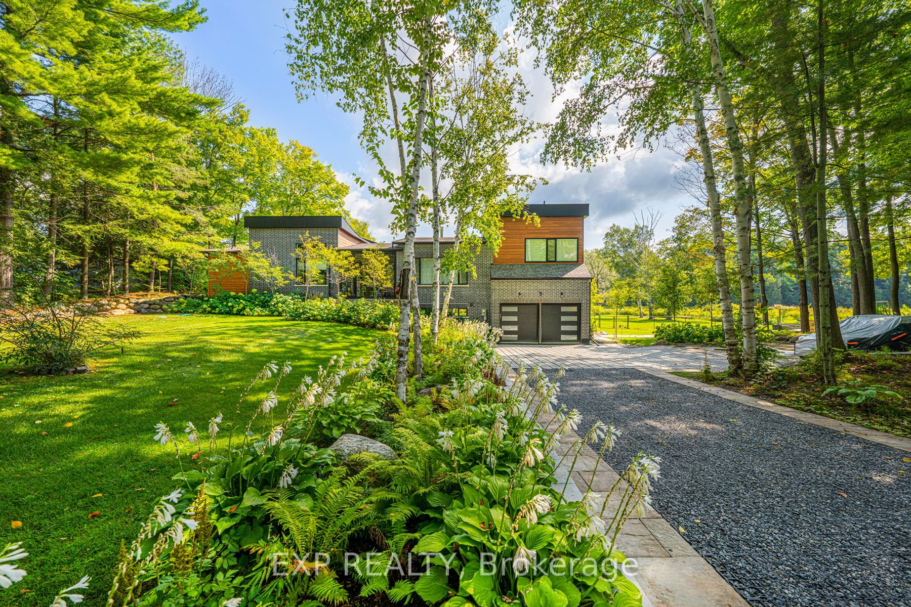 5 Birch Knoll Road