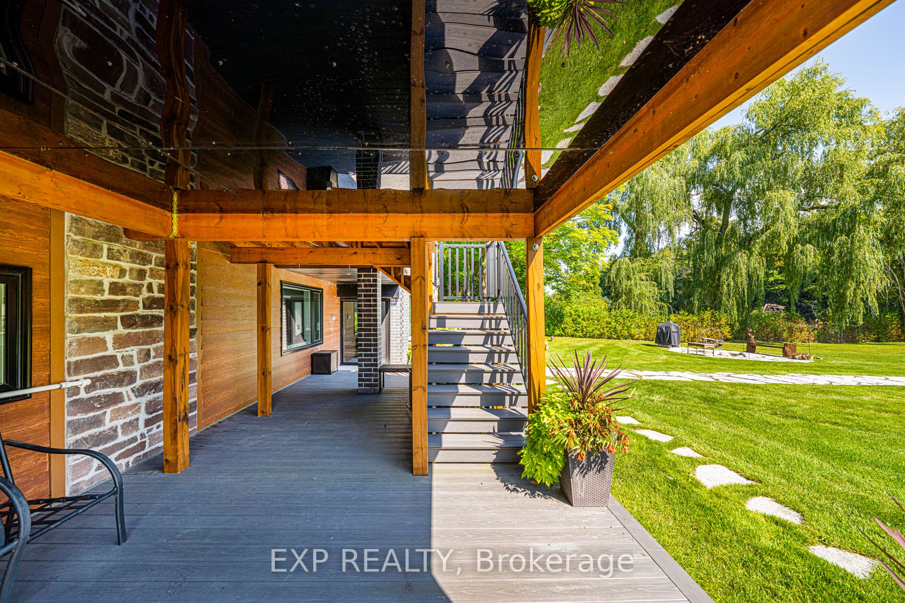 5 Birch Knoll Road