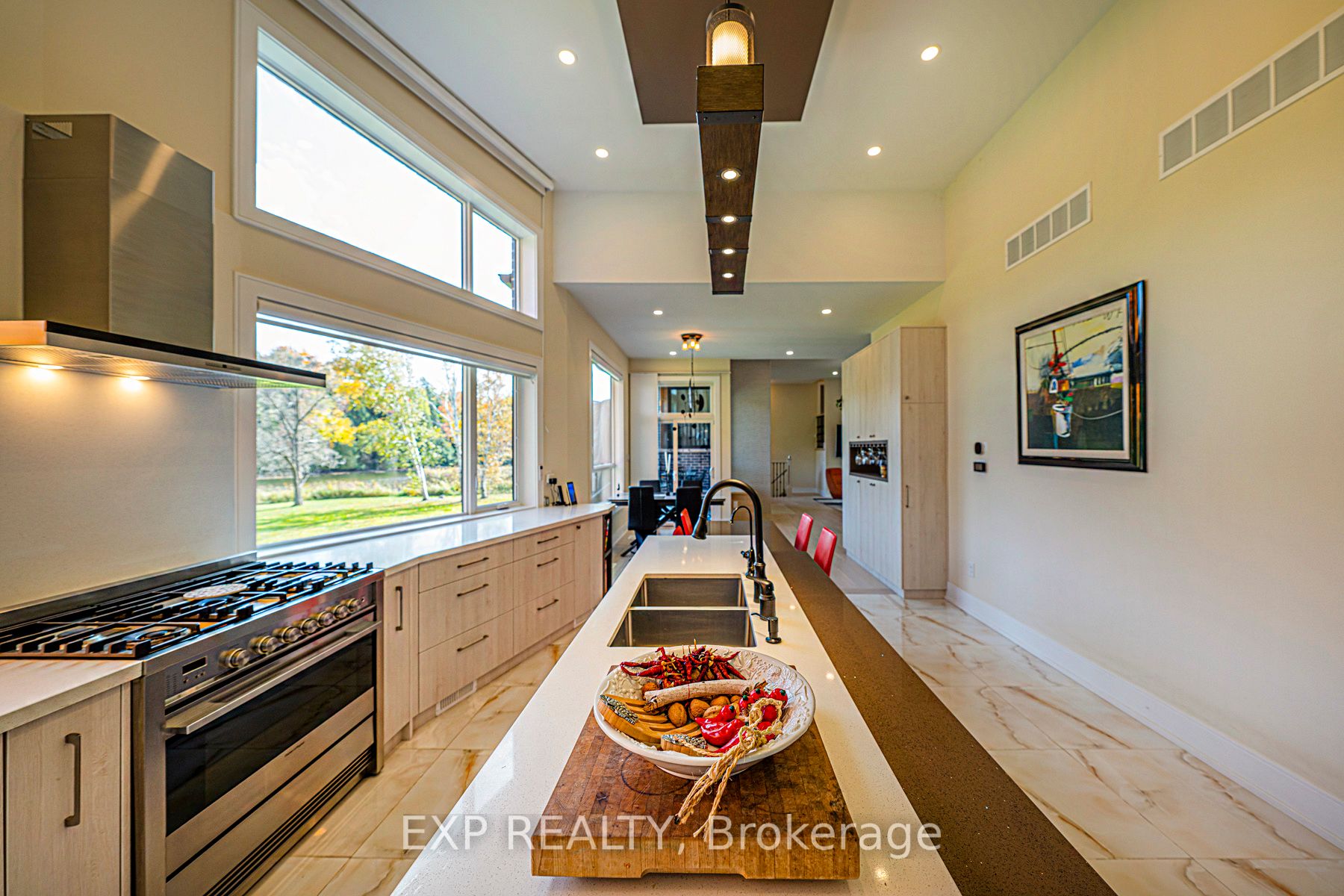 5 Birch Knoll Road
