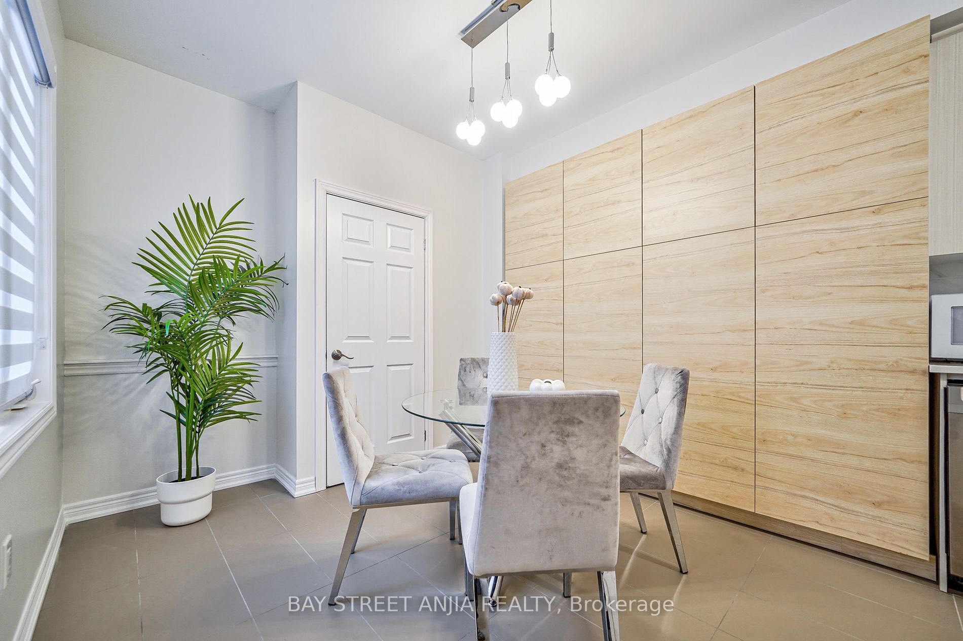 18 Waterleaf Rd