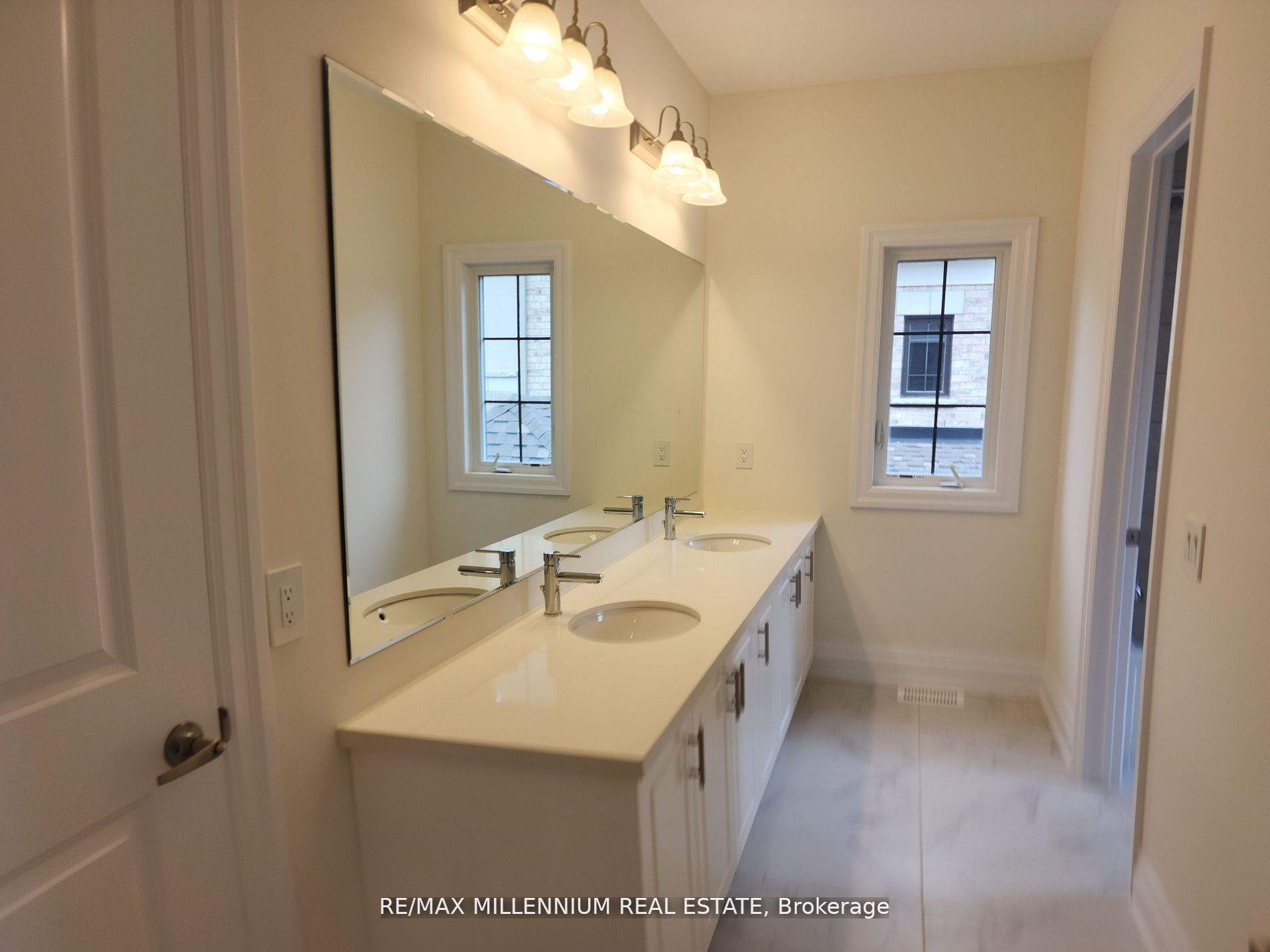 26 Enclave Crt