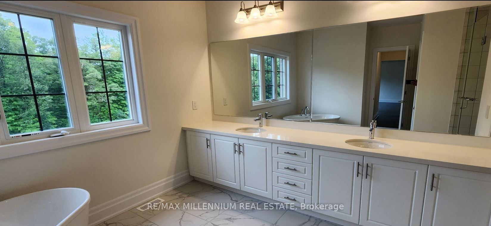 26 Enclave Crt
