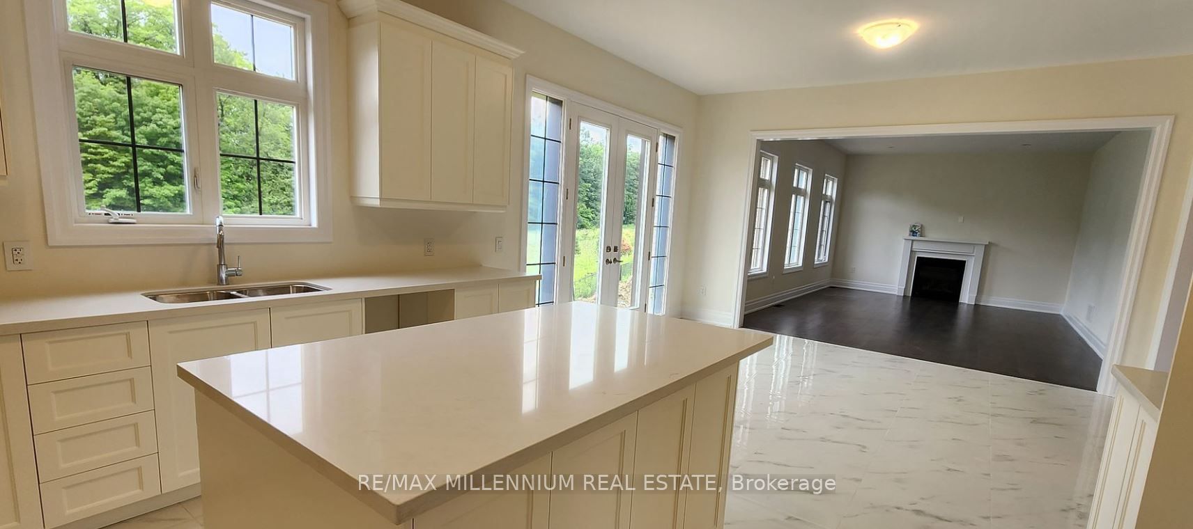 26 Enclave Crt