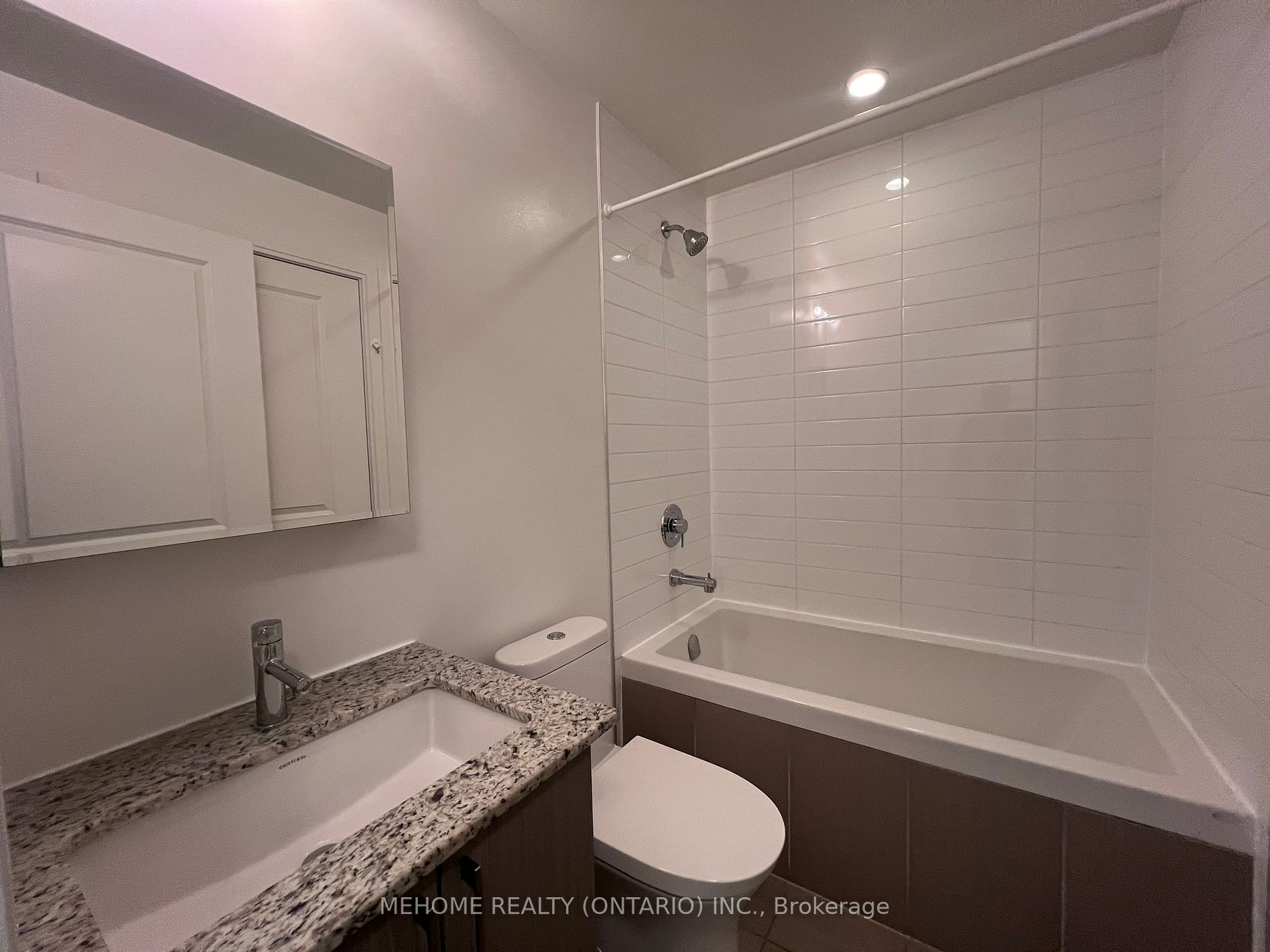 9600 Yonge Street #218B