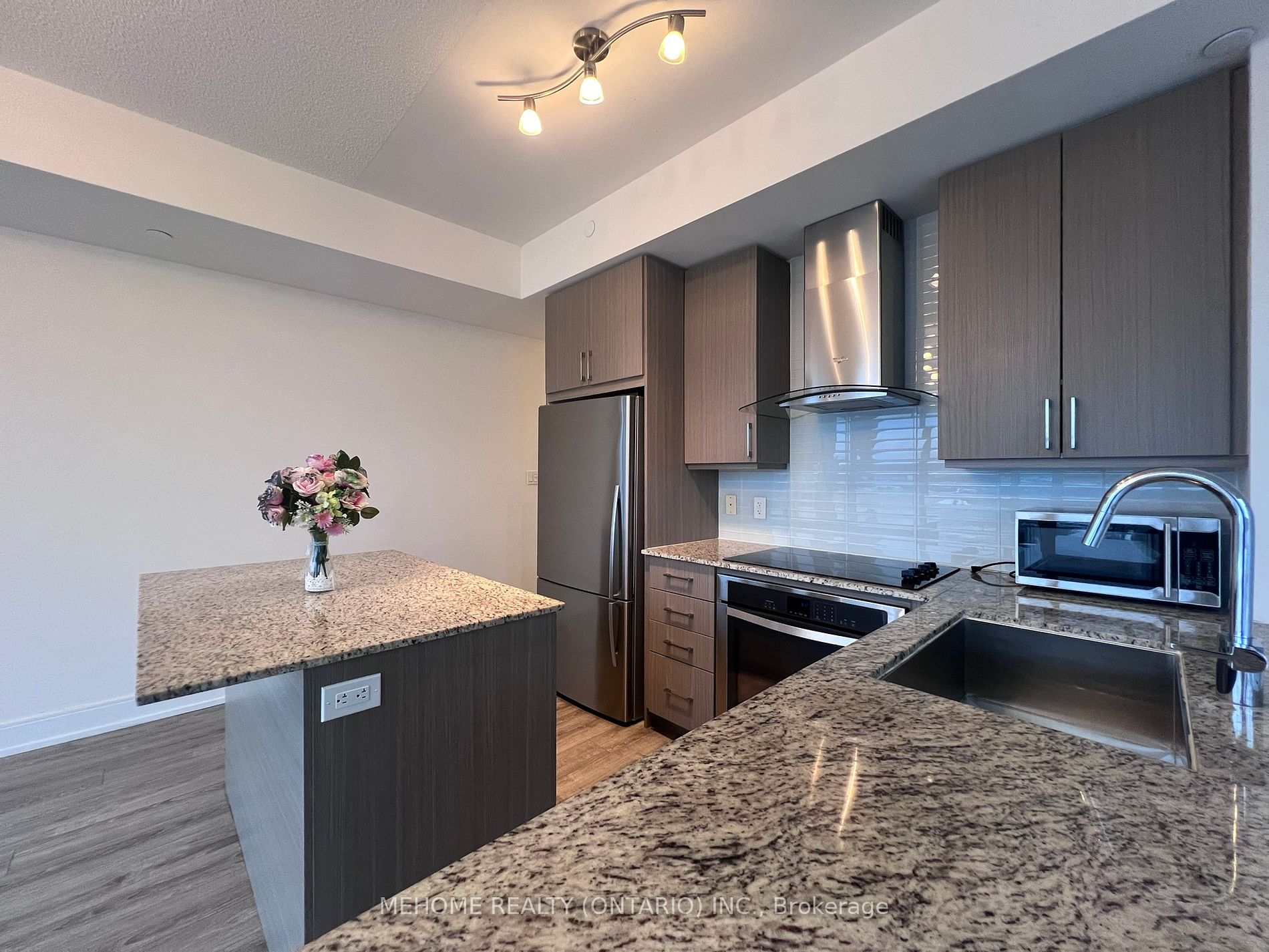 9600 Yonge Street #218B