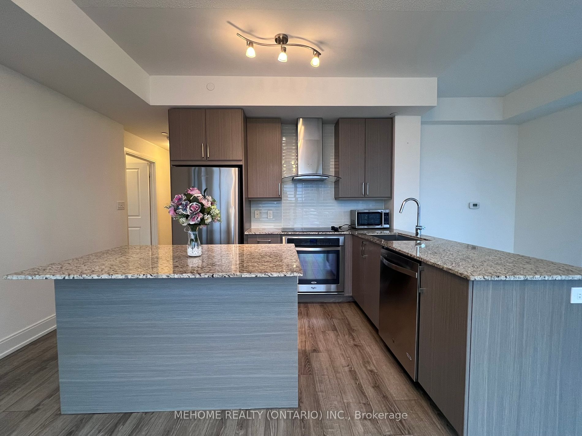 9600 Yonge Street #218B