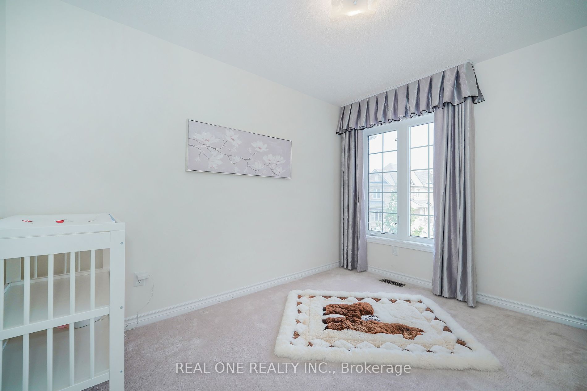 91 Living Cres