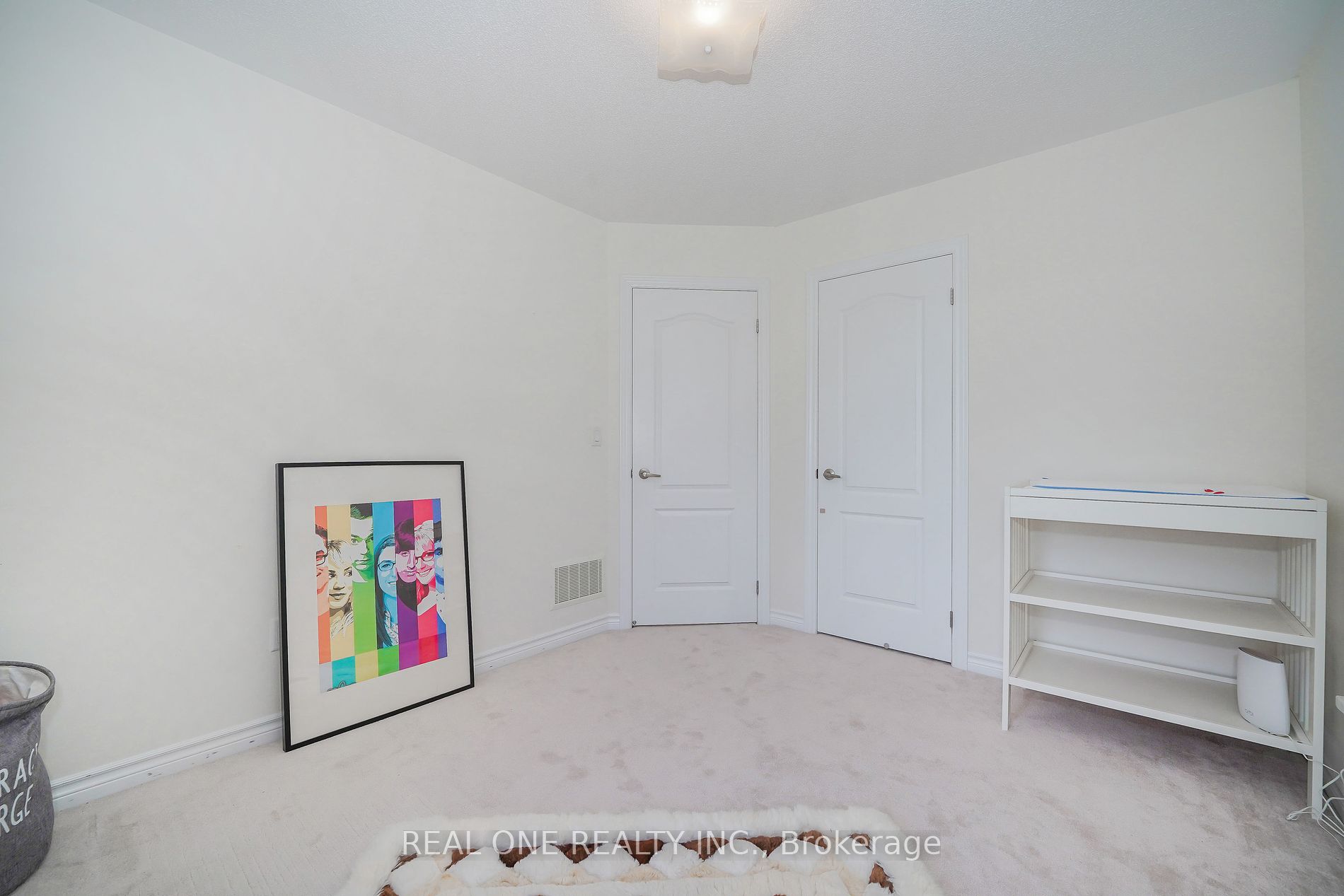 91 Living Cres