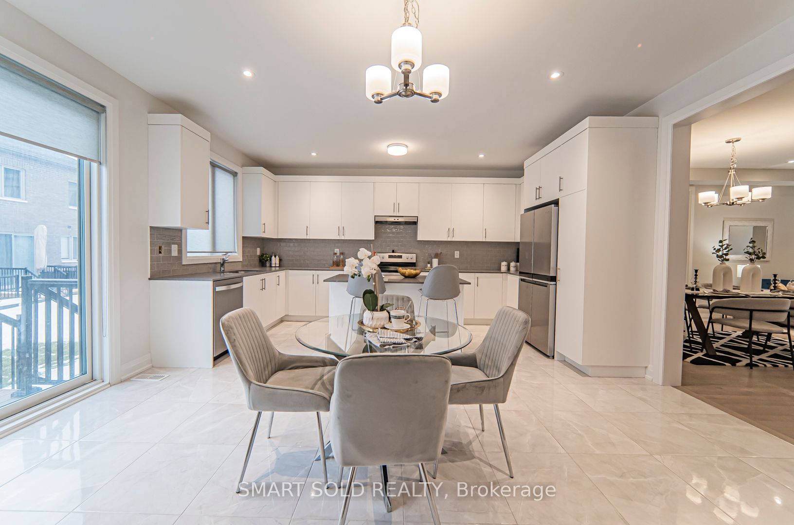 47 Longworth Ave