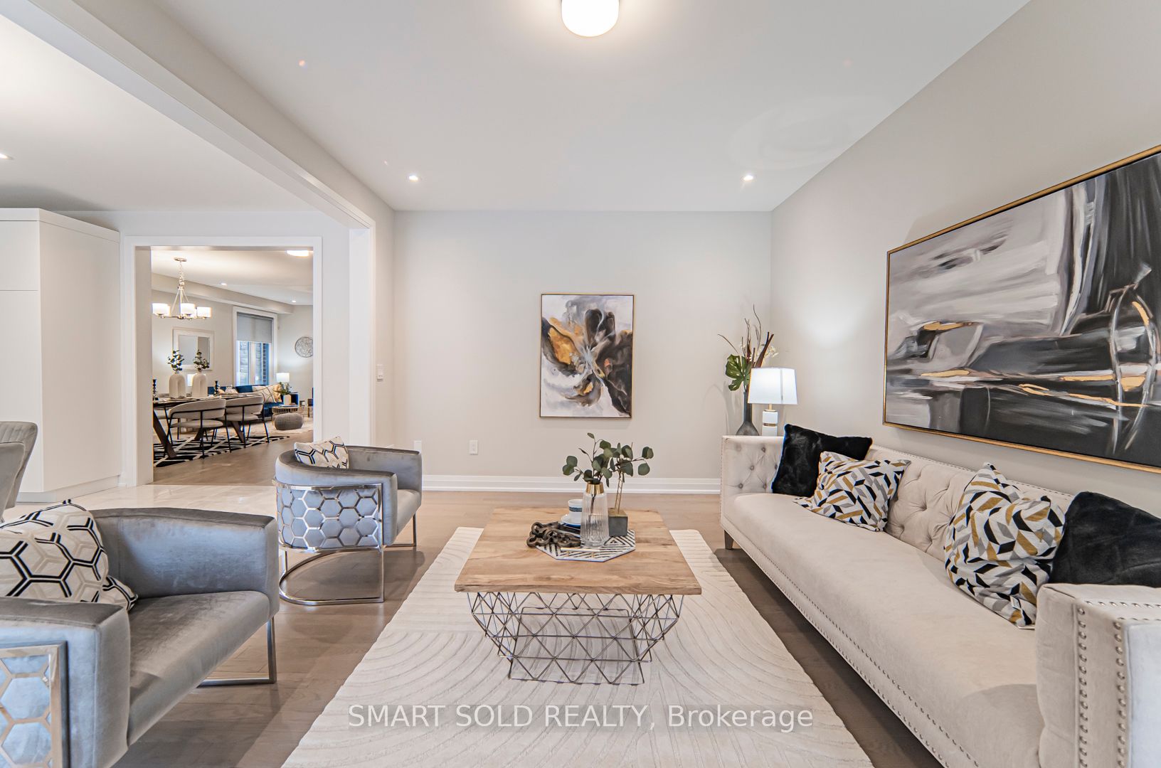 47 Longworth Ave