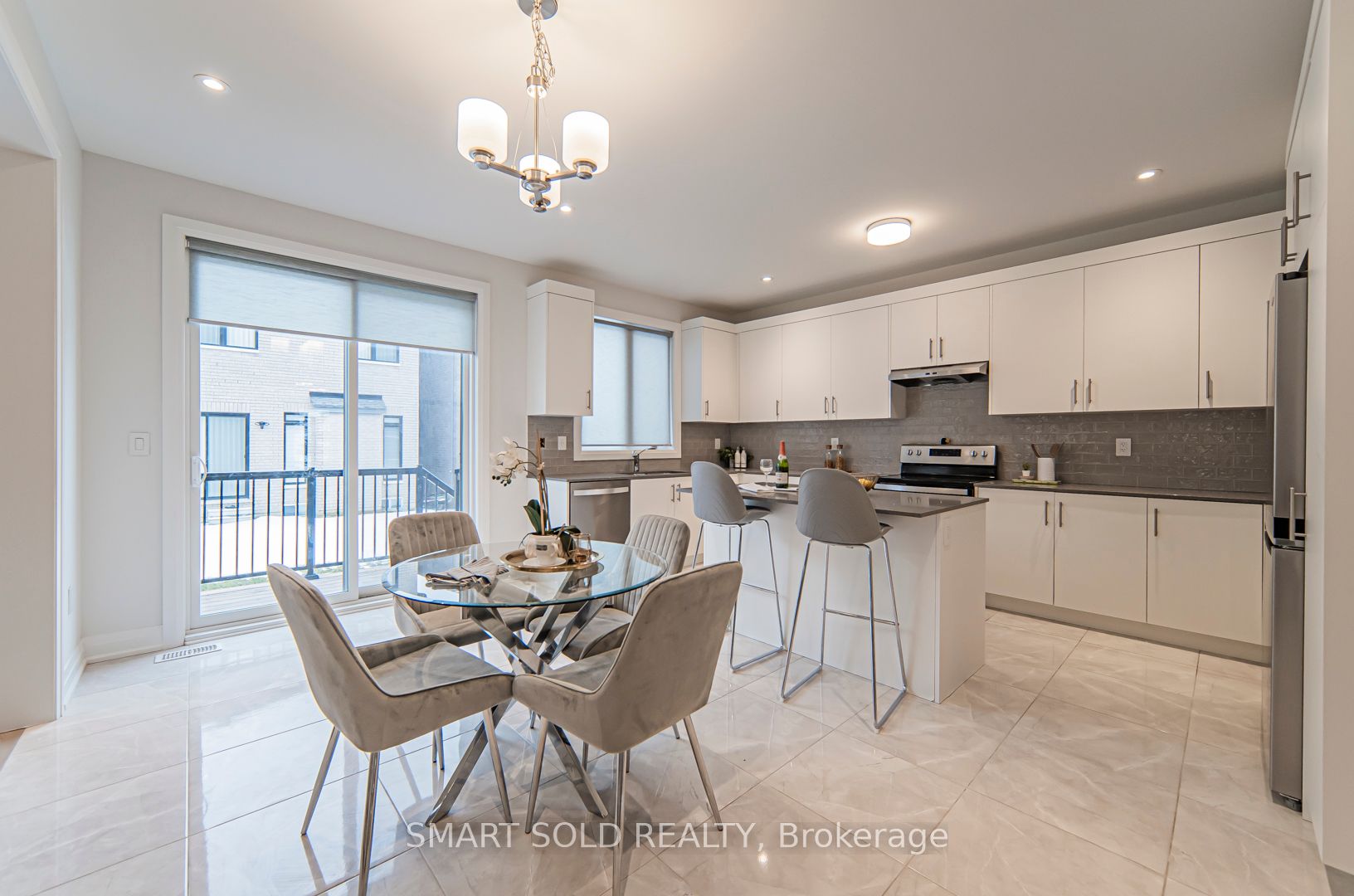 47 Longworth Ave