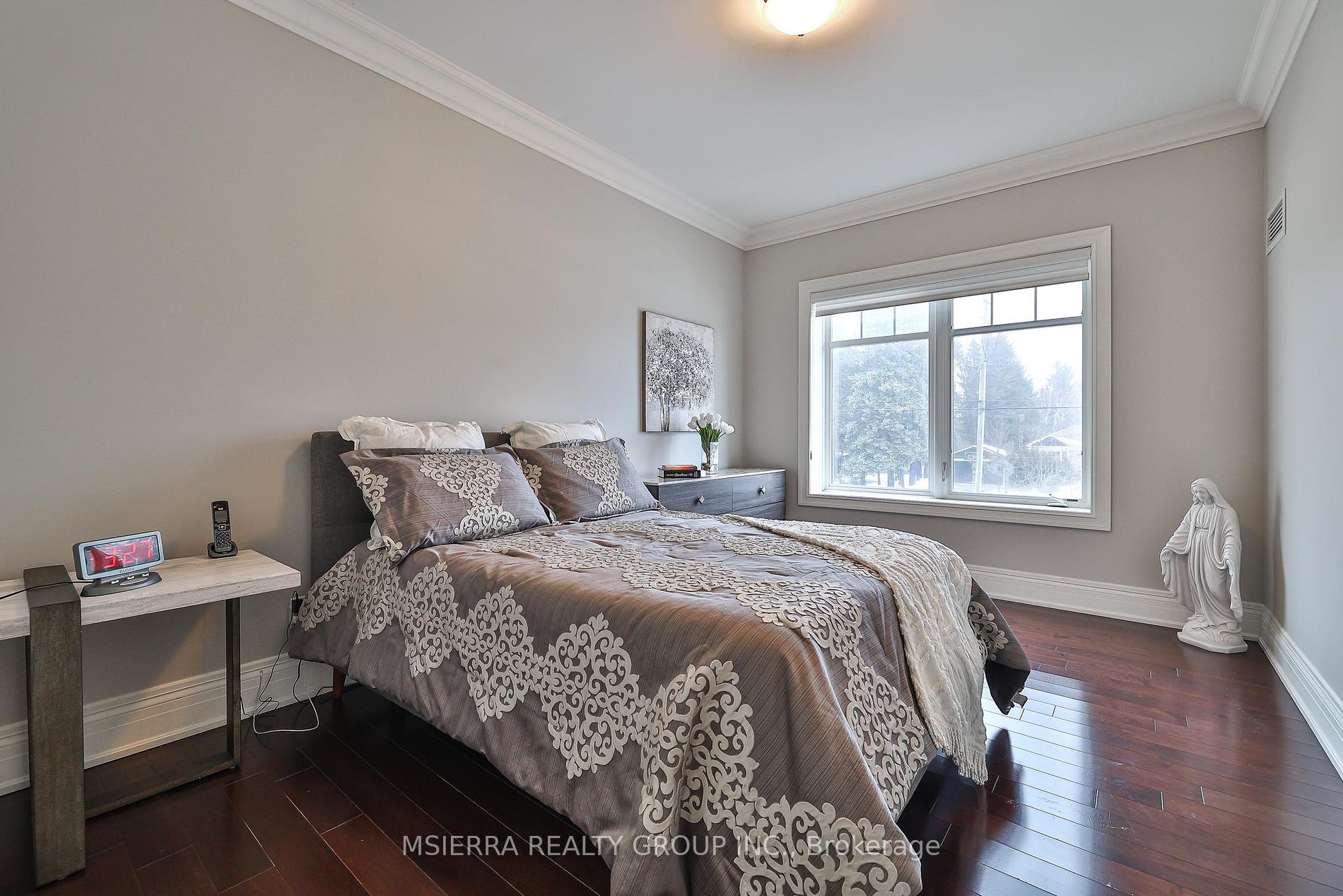 80 Burns Boulevard #204