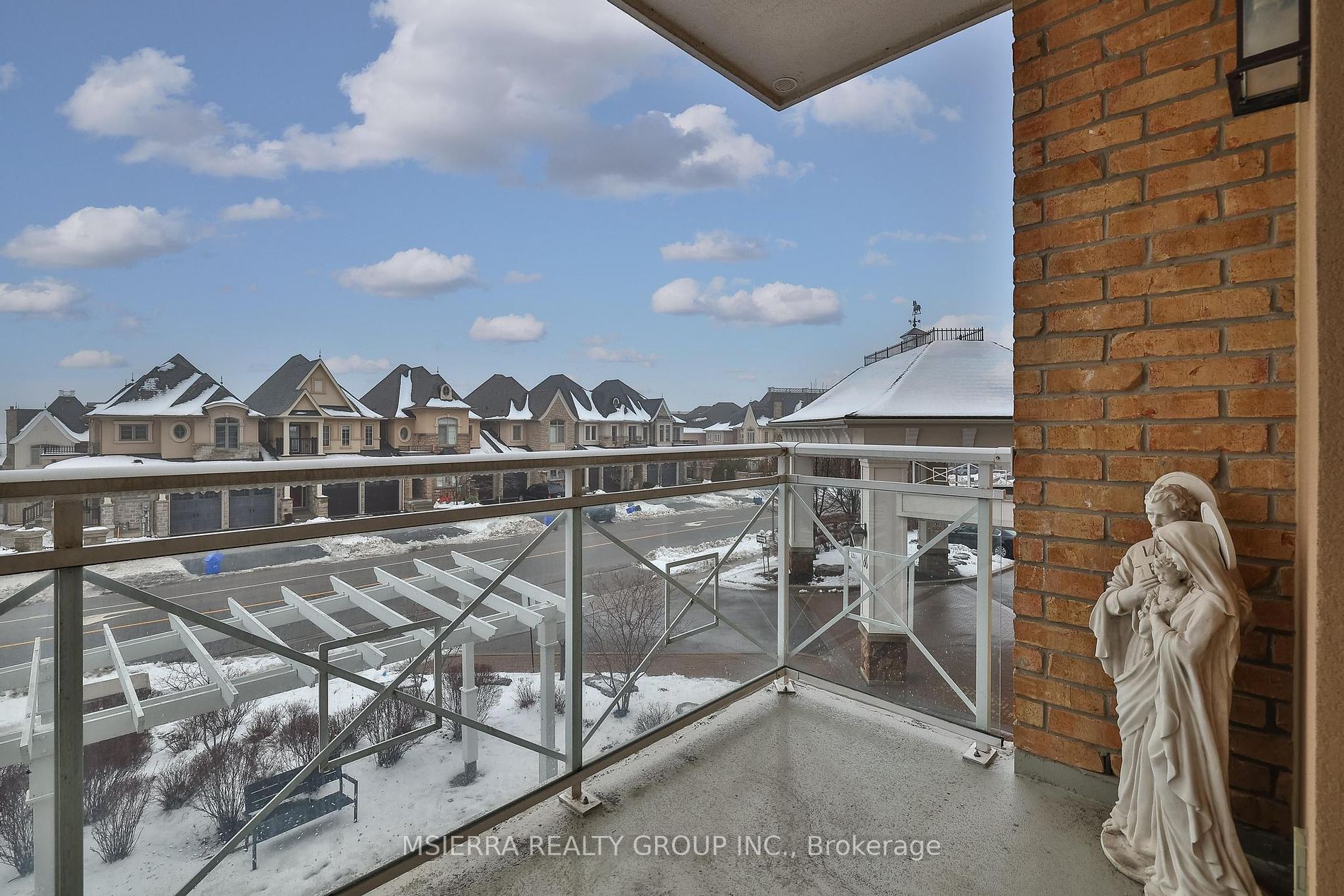 80 Burns Boulevard #204