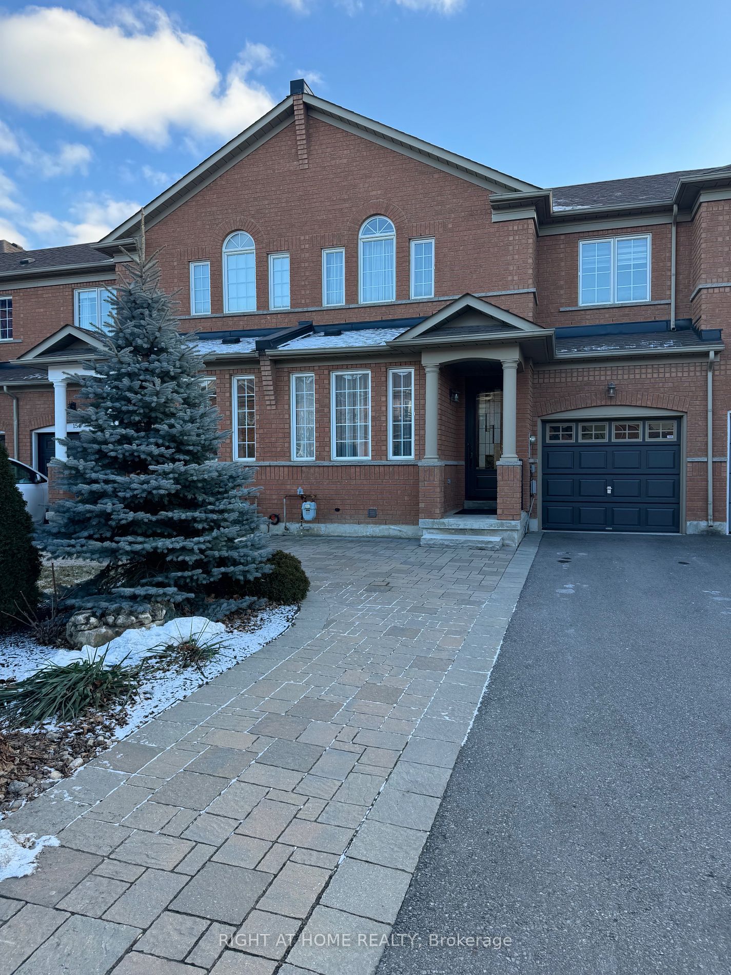 152 Dolce Cres