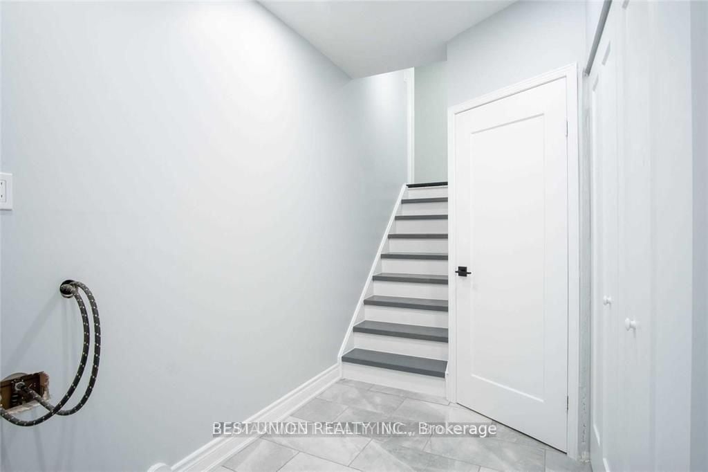 175 Sail Cres