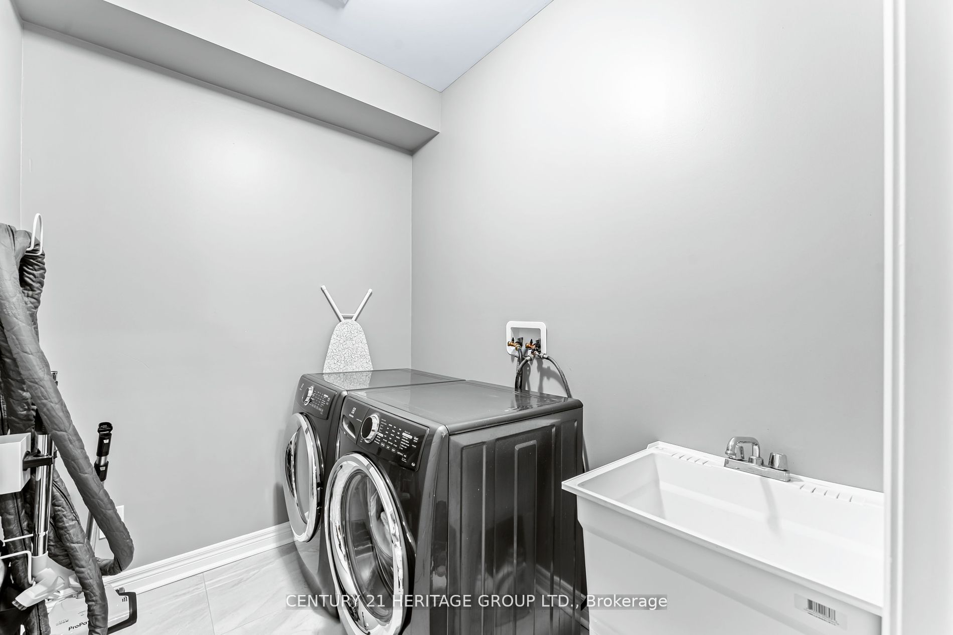 66 Romanelli Cres