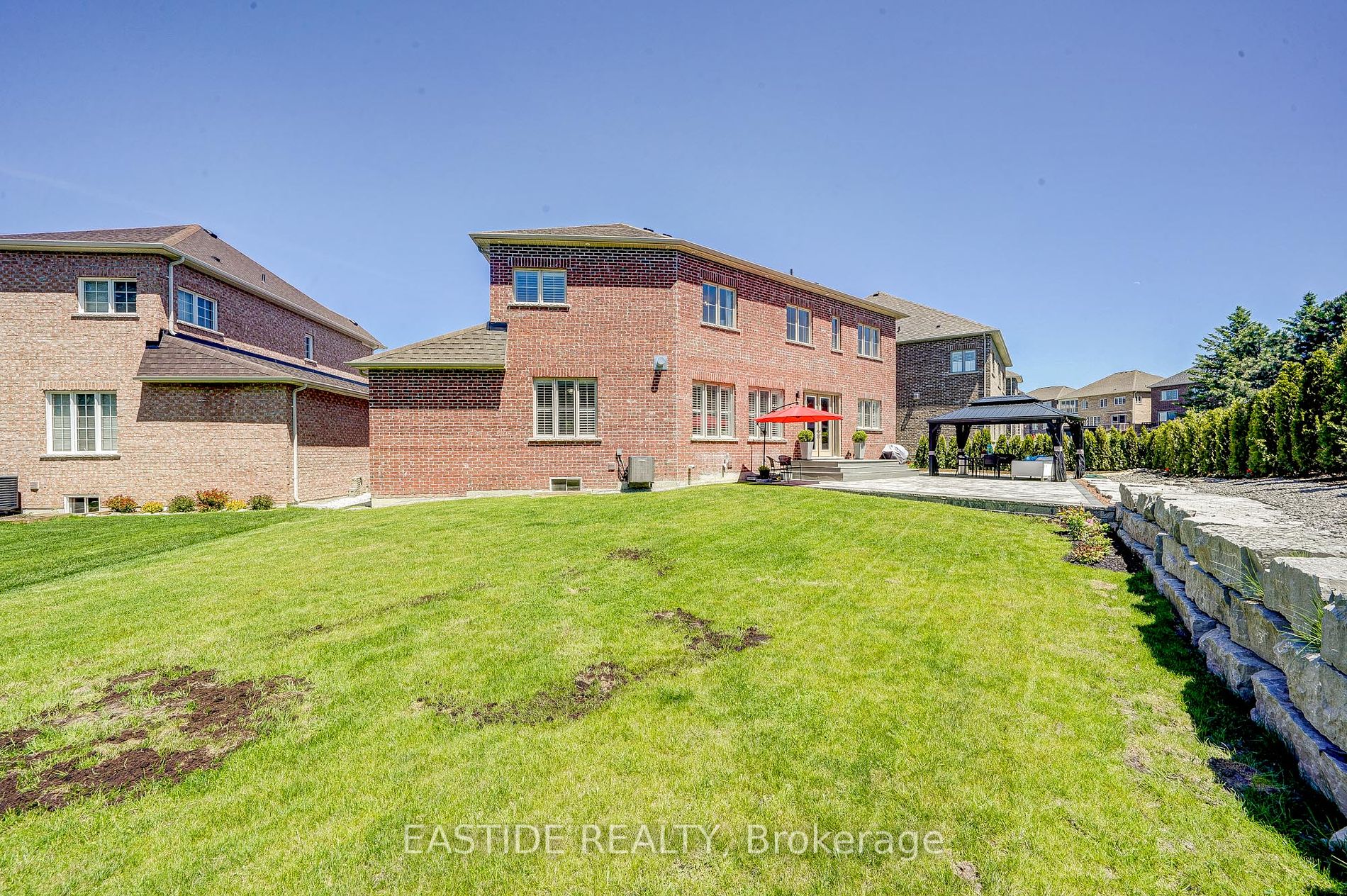 52 Ken Sinclair Cres