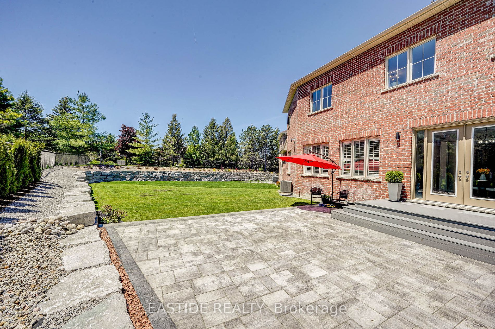 52 Ken Sinclair Cres
