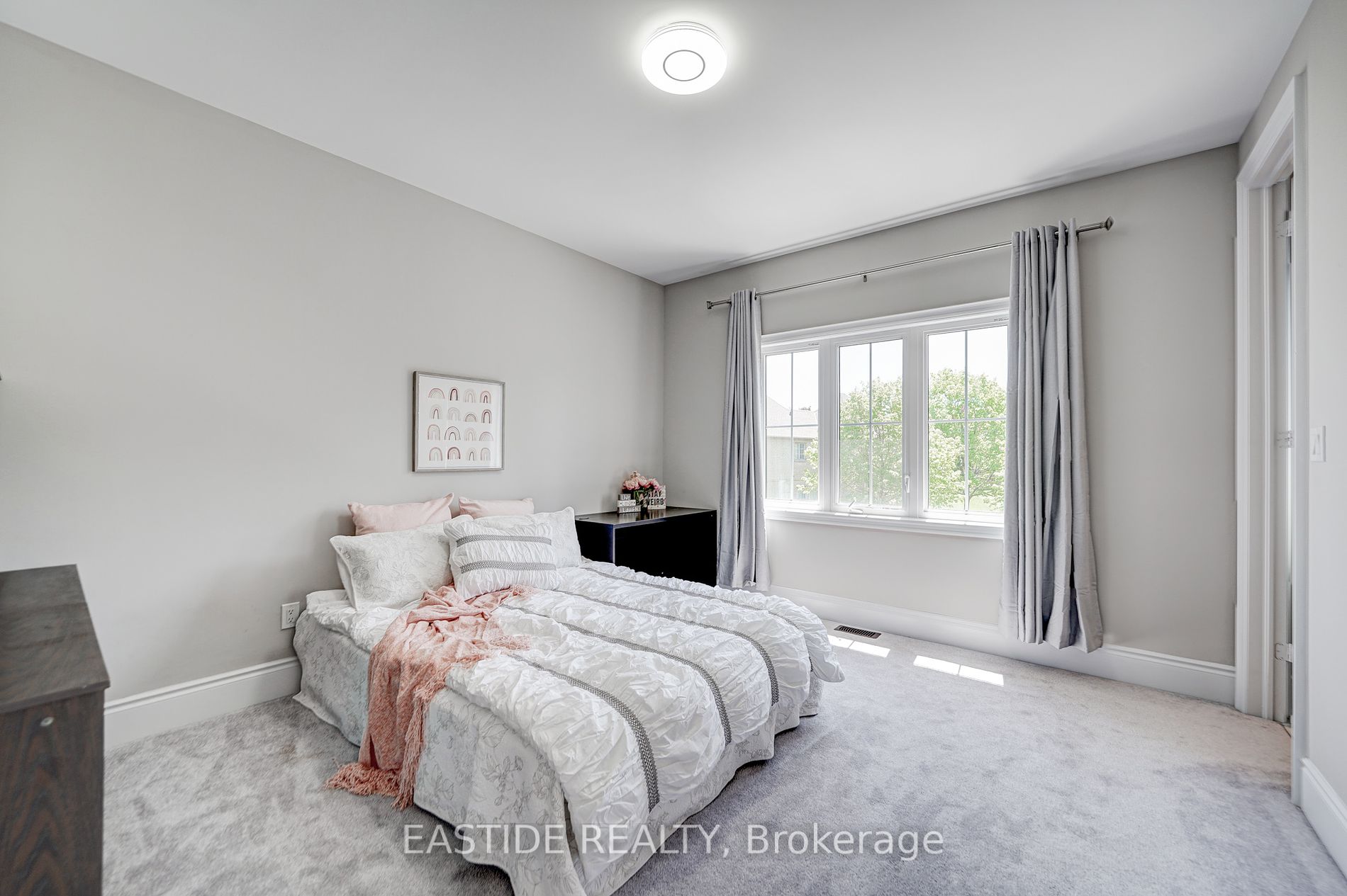 52 Ken Sinclair Cres