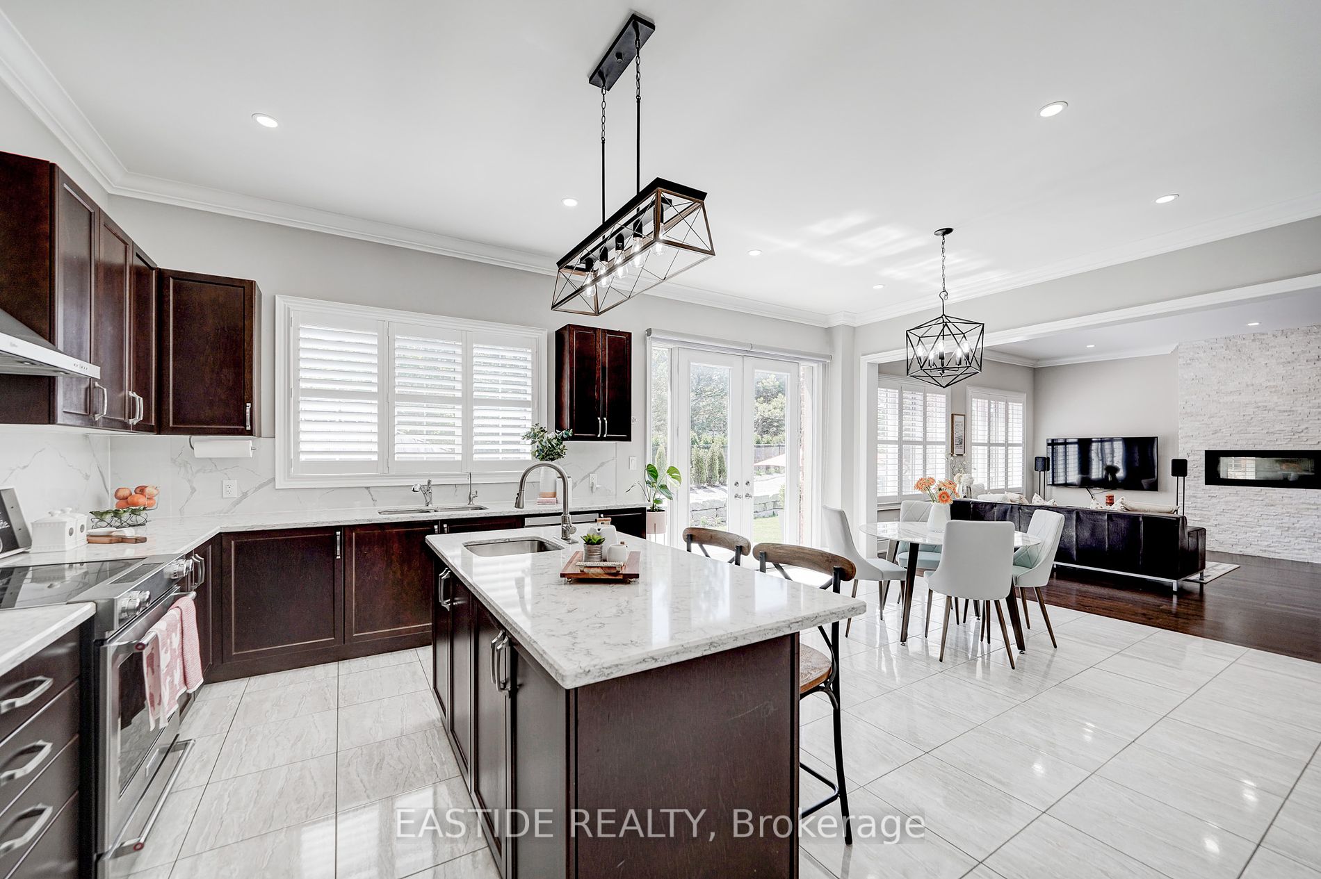52 Ken Sinclair Cres