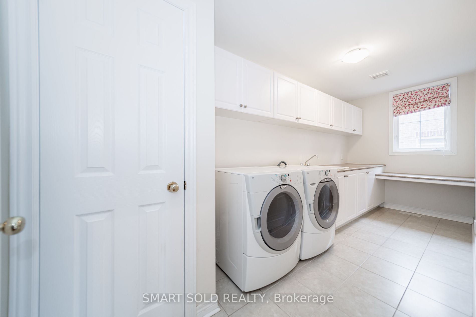 61 Herbert Wales Cres