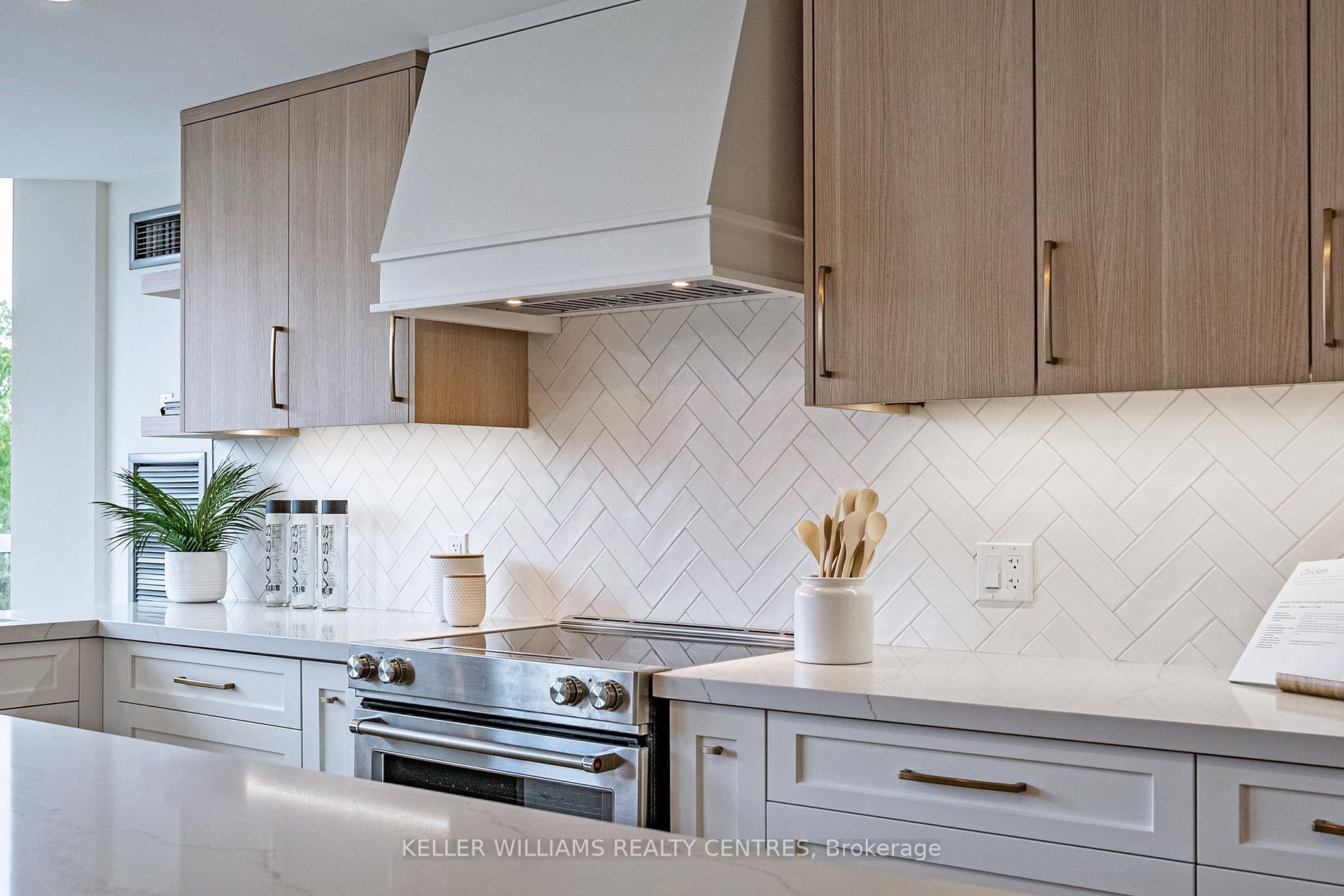 14924 Yonge St, #523