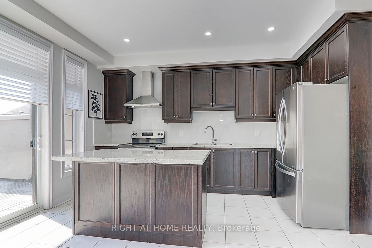 83 Grand Trunk Avenue