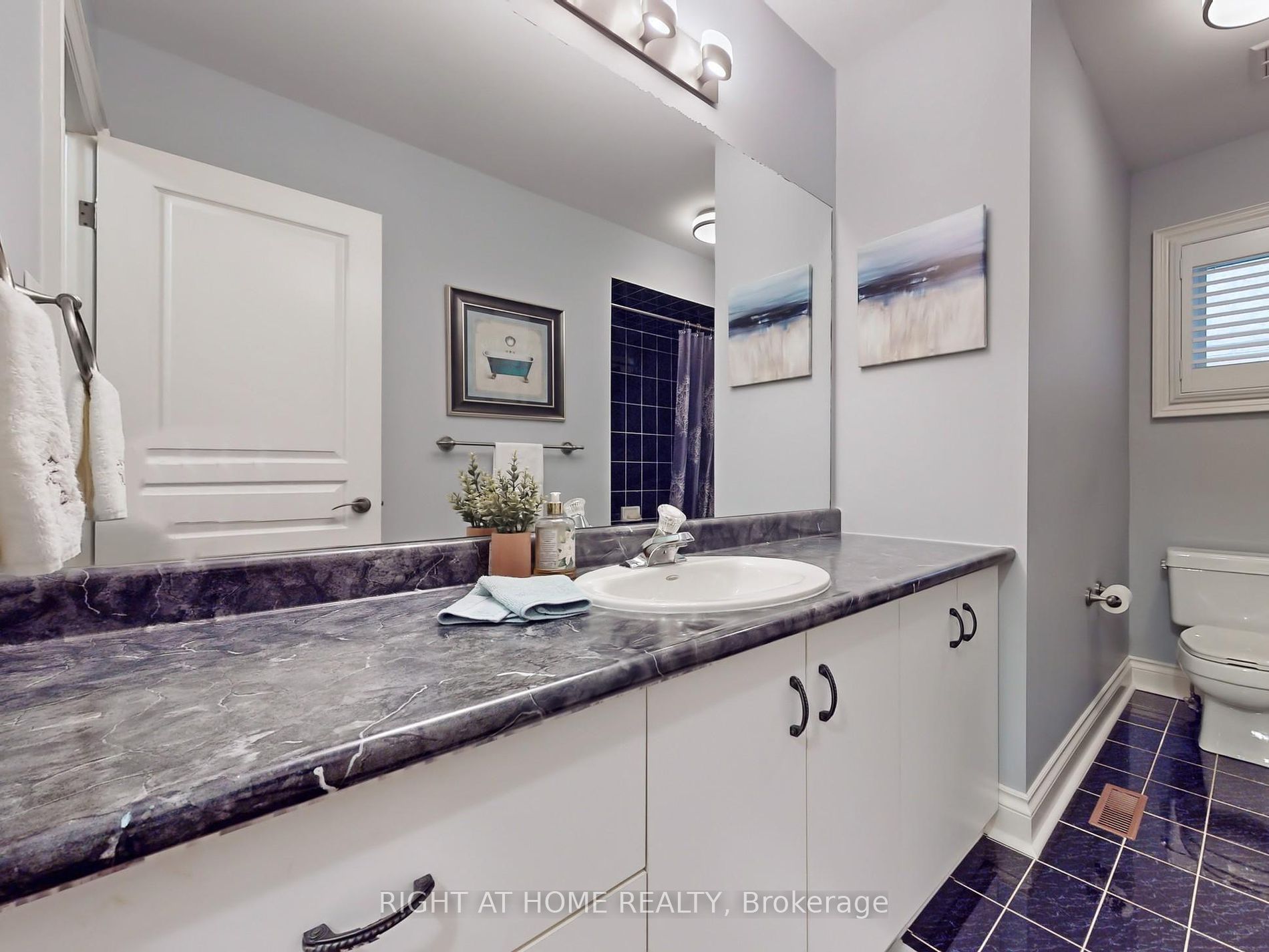 226 Avro Road