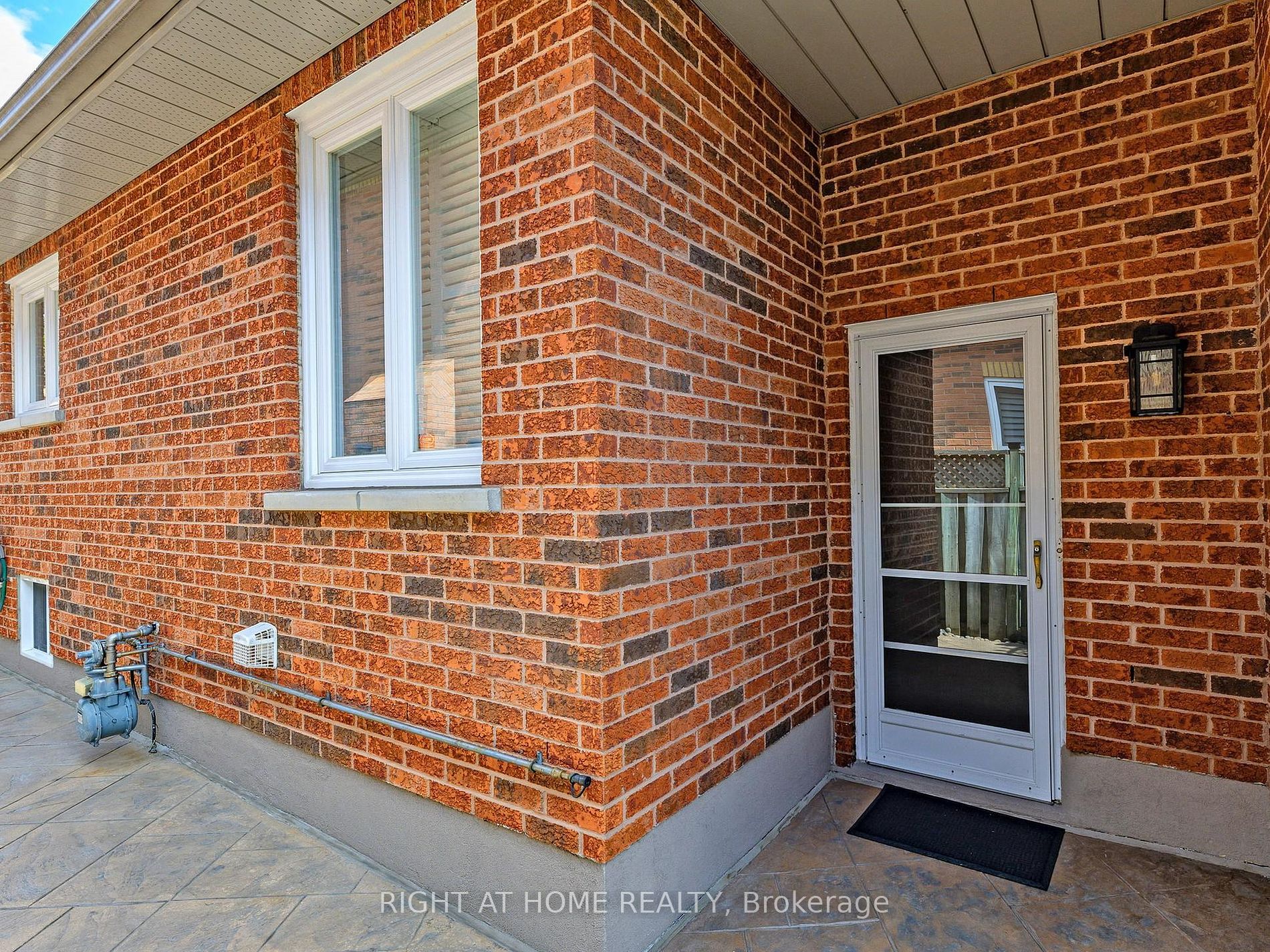 226 Avro Road