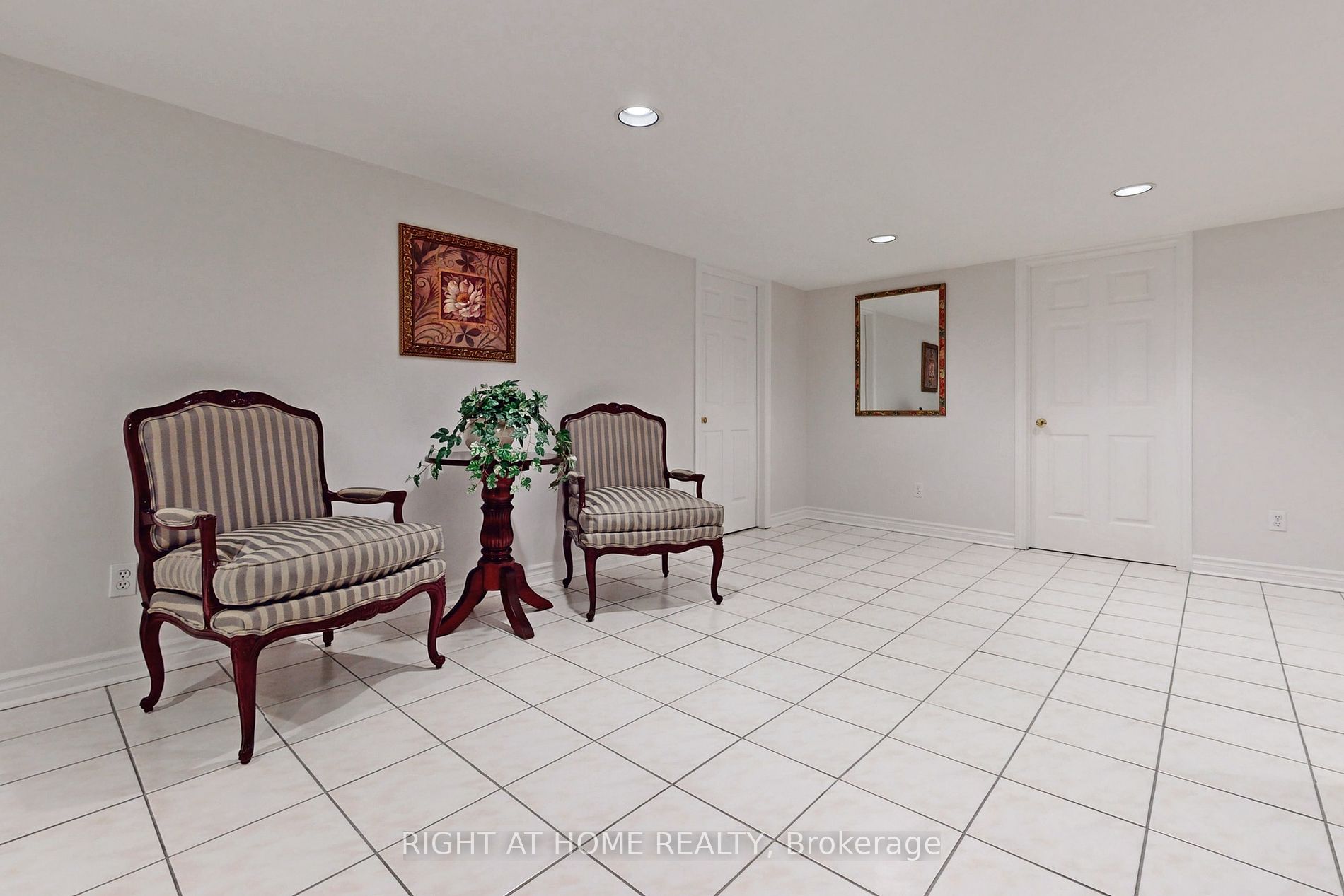 226 Avro Road
