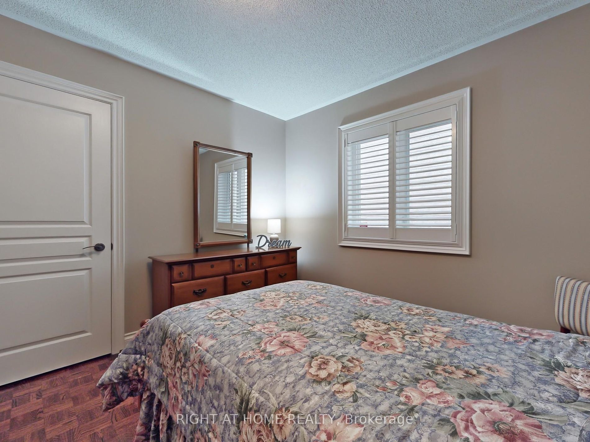 226 Avro Road