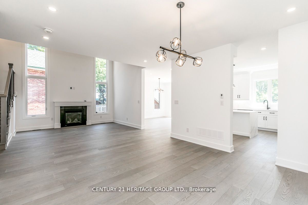 73 Nelson Street W