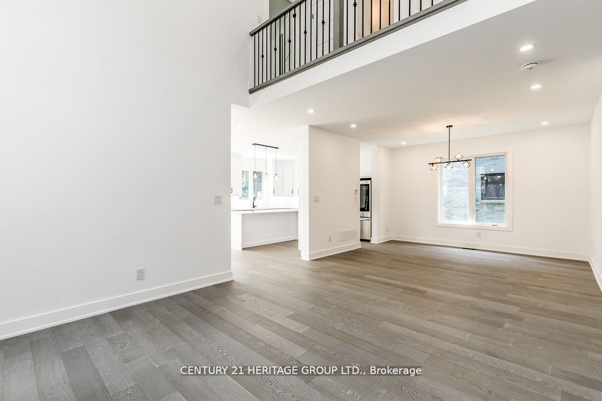 73 Nelson Street W