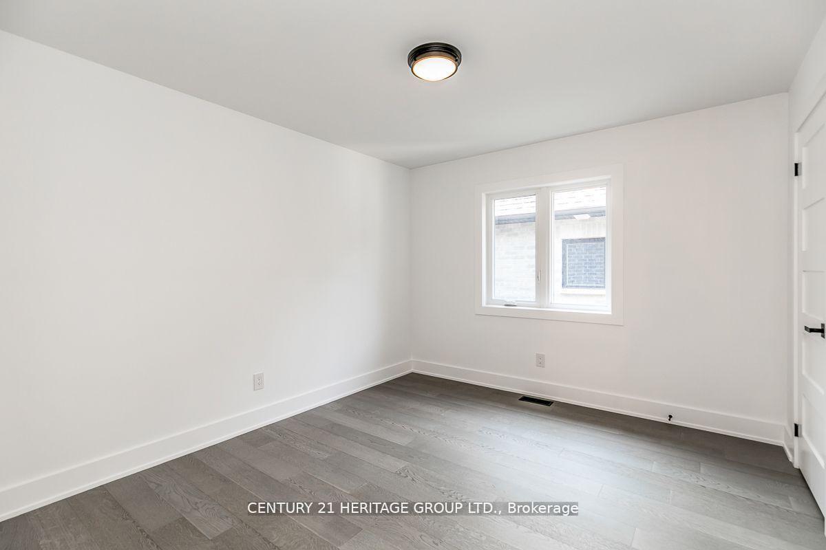 73 Nelson Street W