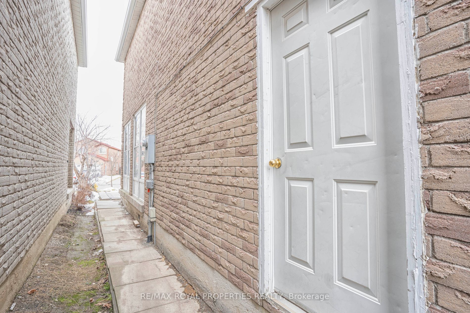 112 Goodwood Dr