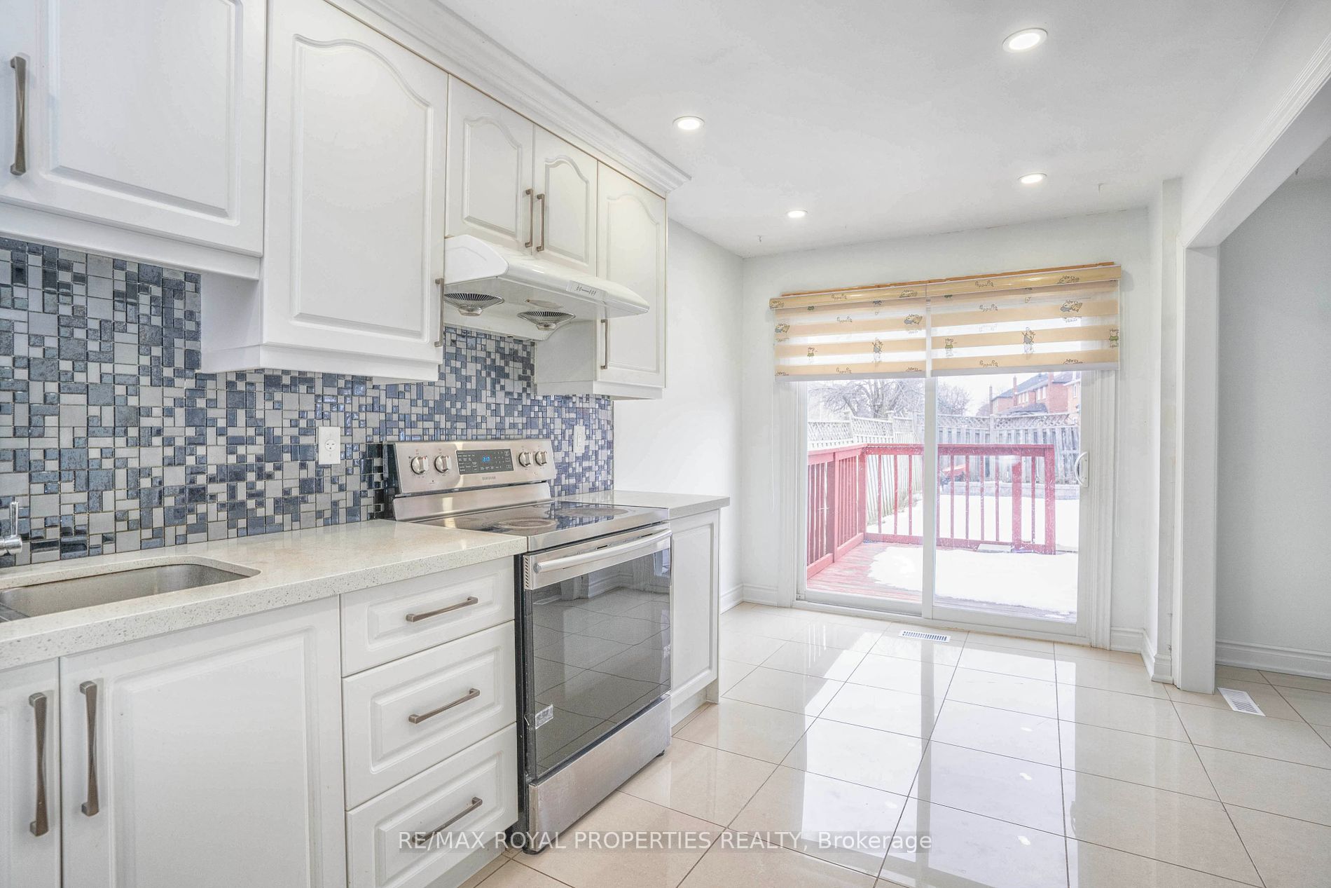 112 Goodwood Dr