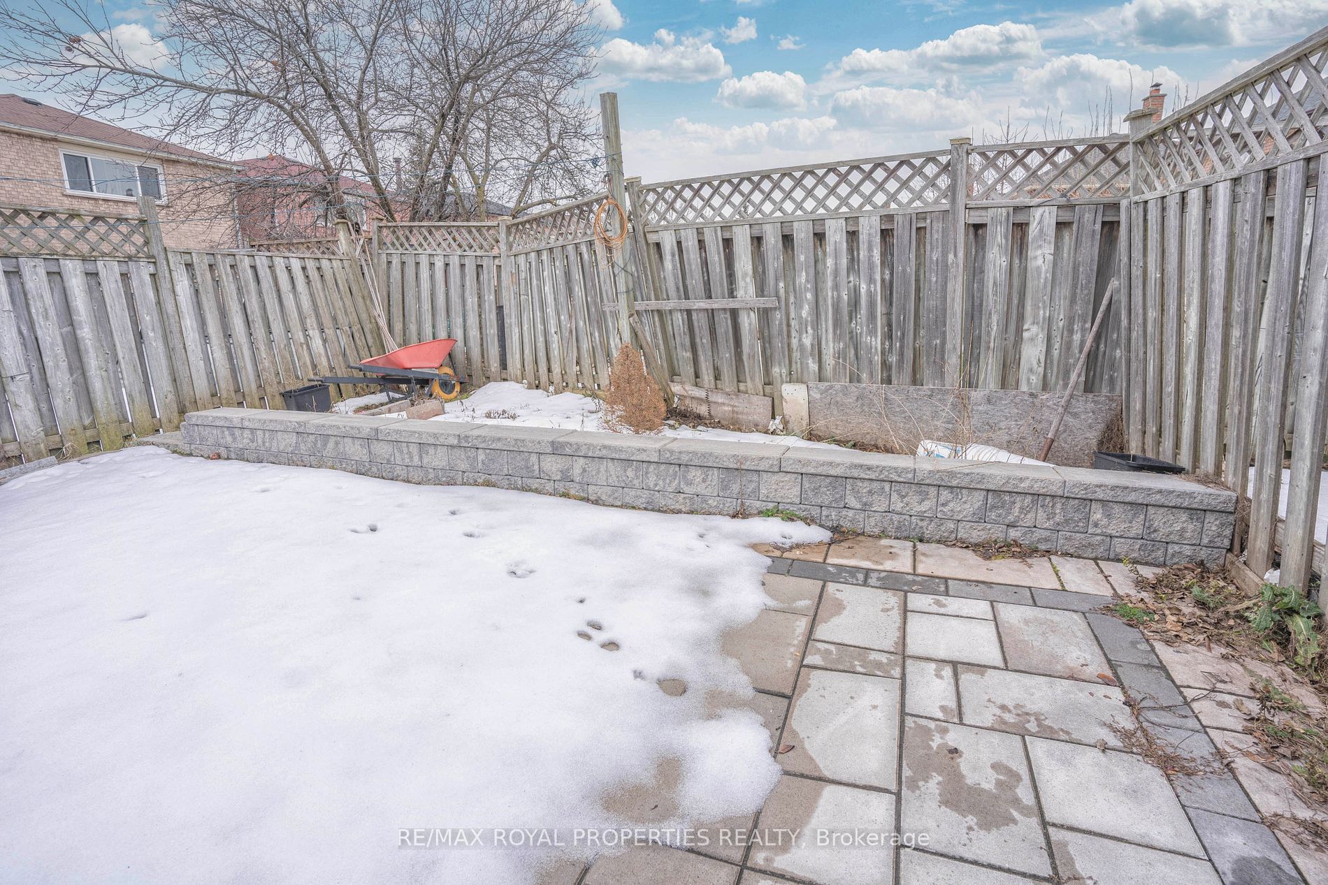 112 Goodwood Dr