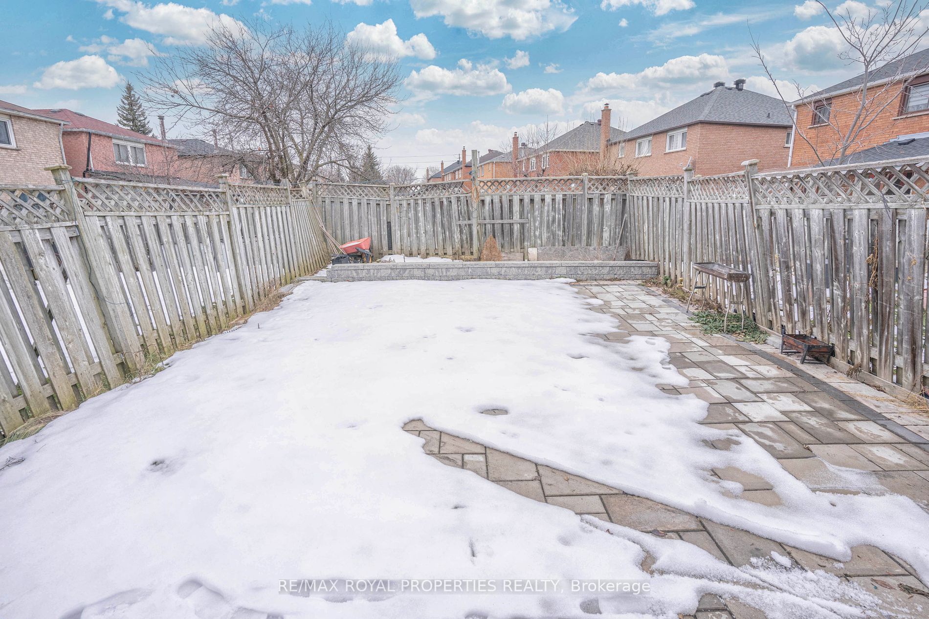 112 Goodwood Dr