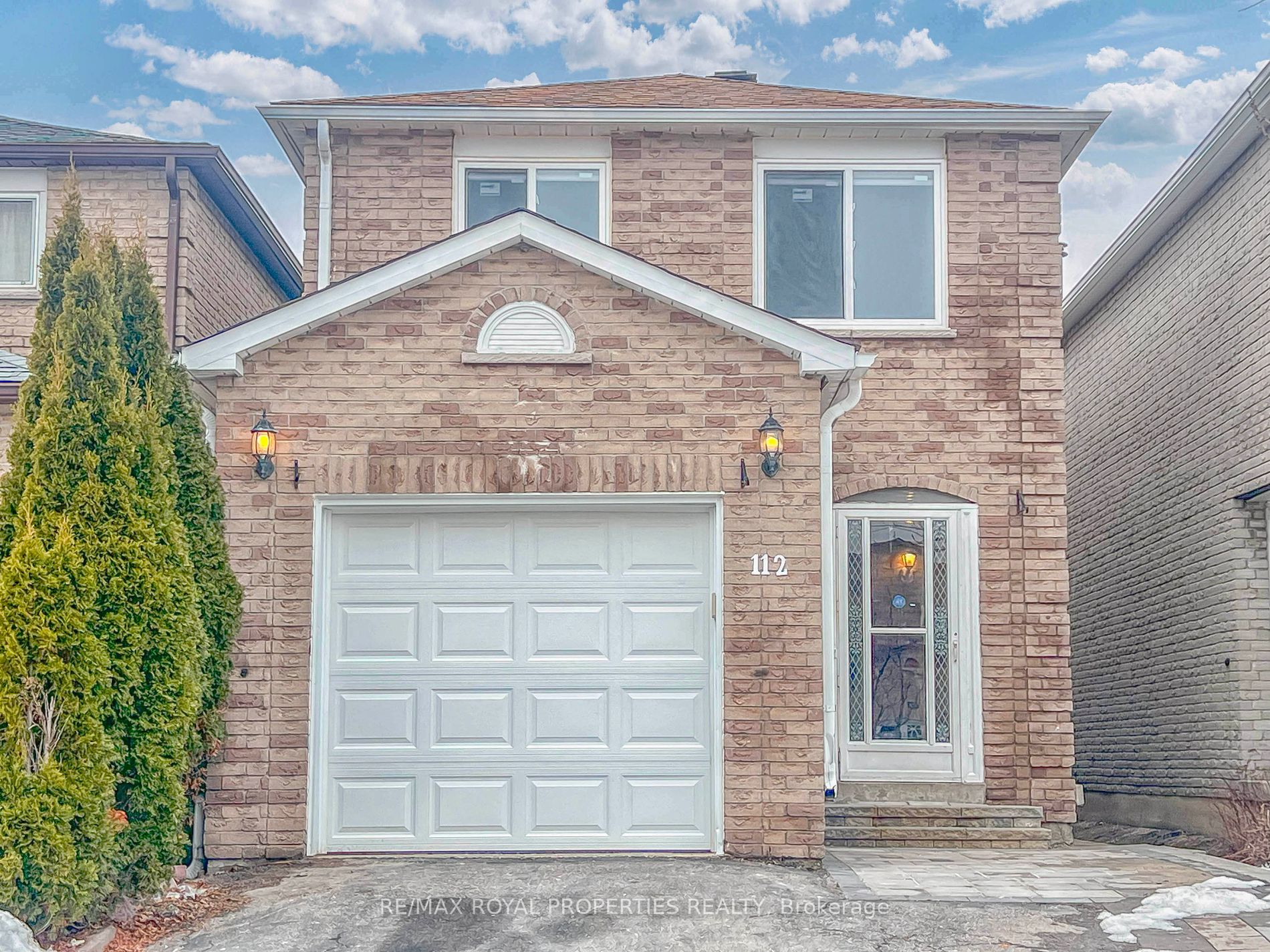 112 Goodwood Dr