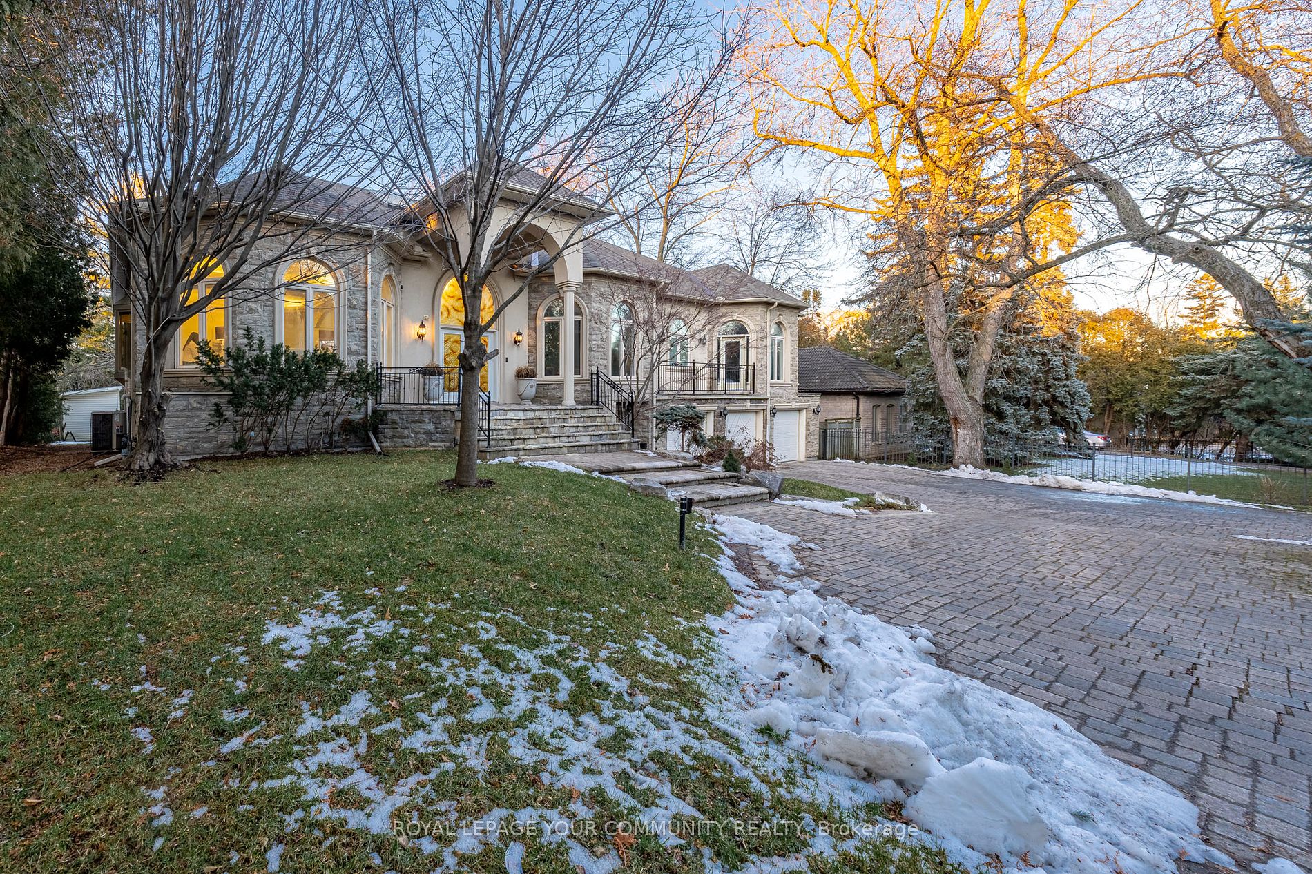 48 Arnold Avenue