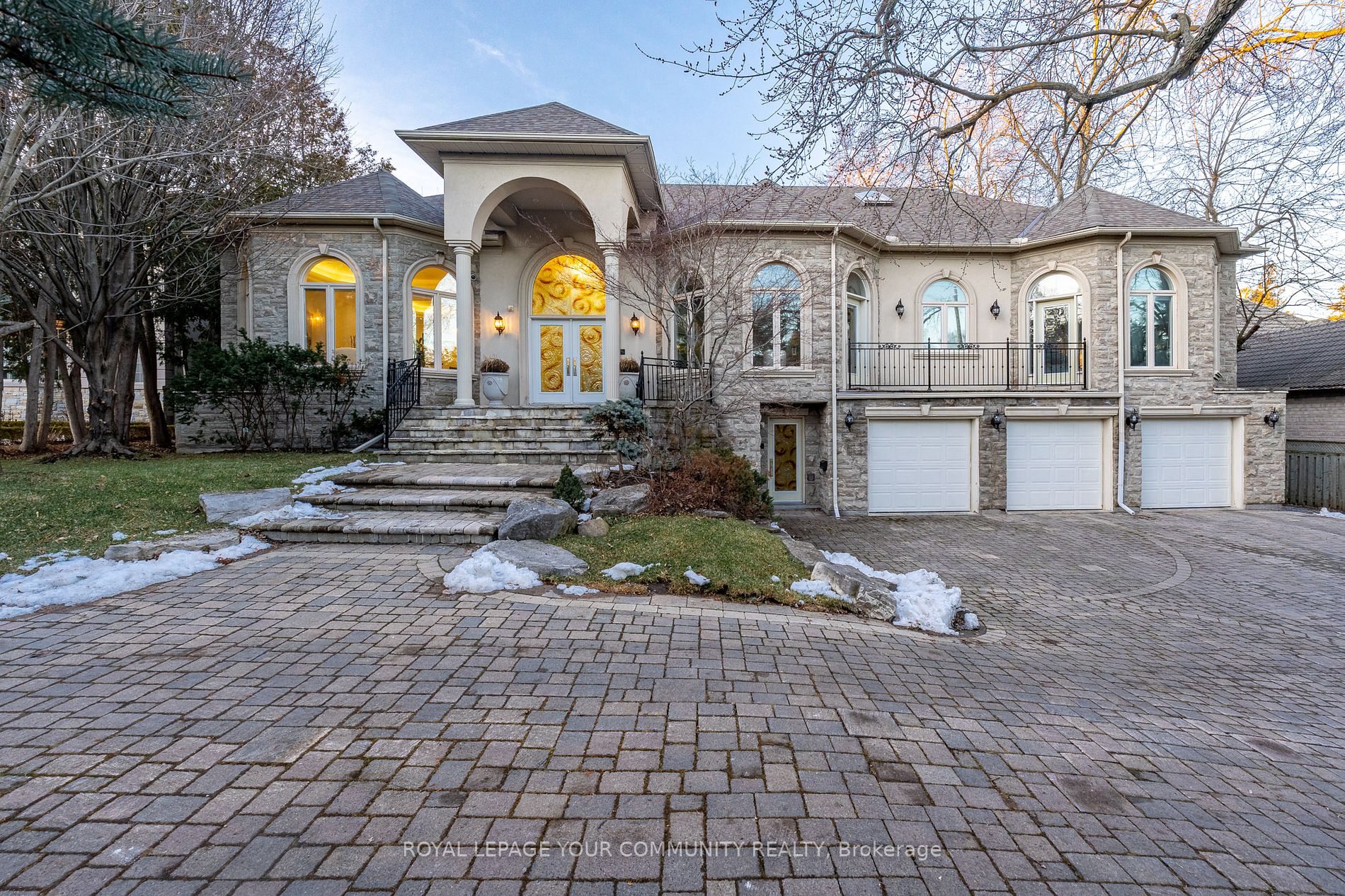 48 Arnold Avenue