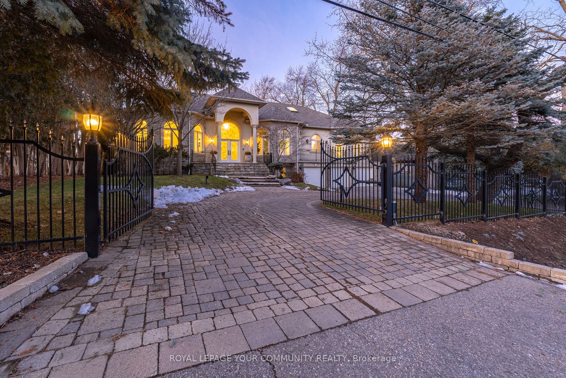 48 Arnold Avenue
