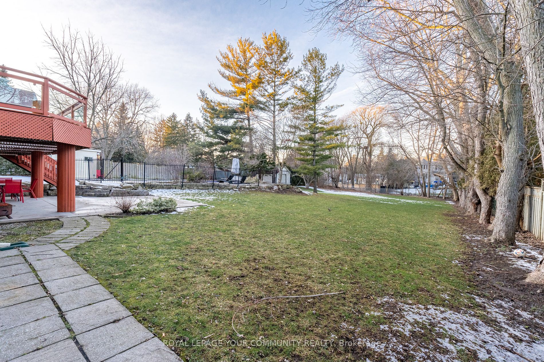 48 Arnold Avenue