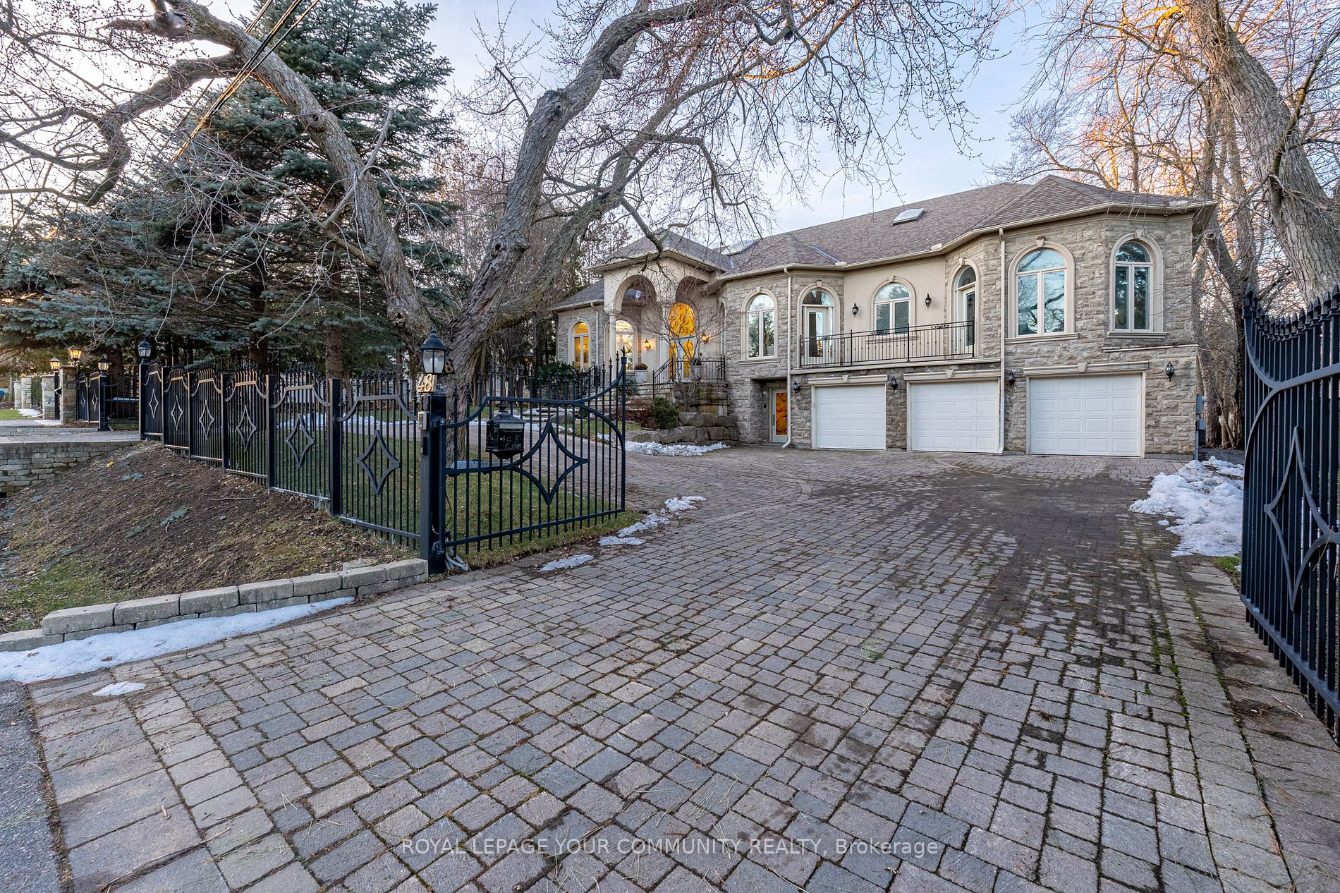 48 Arnold Avenue