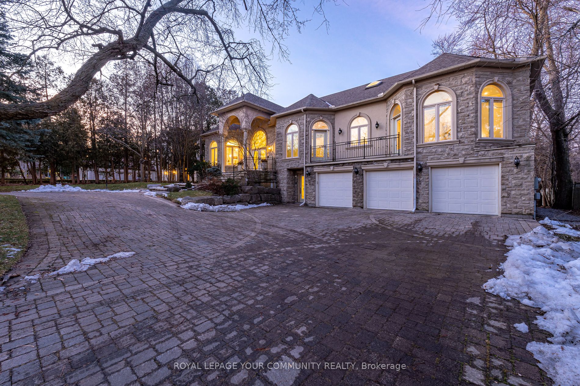 48 Arnold Avenue