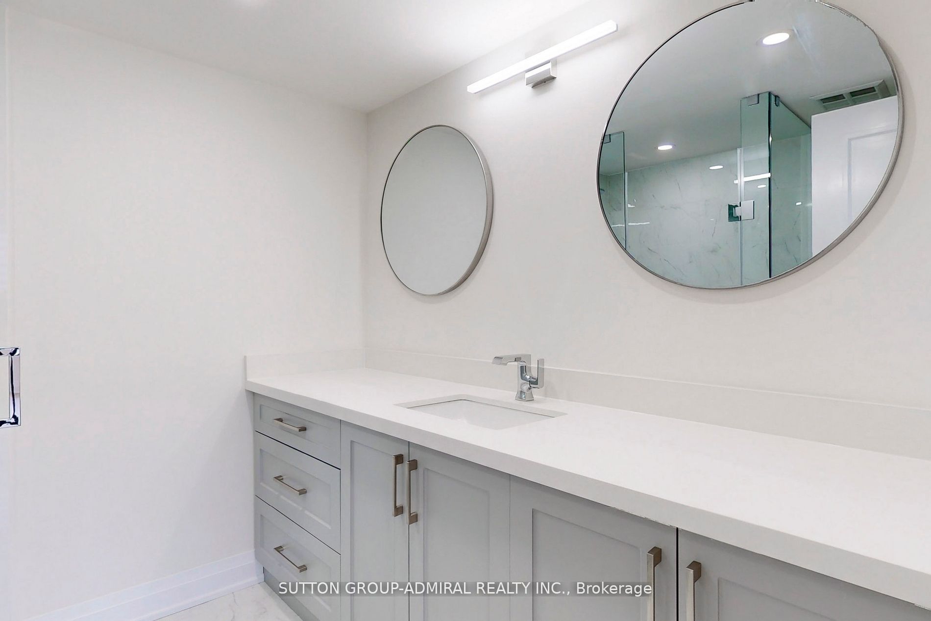 7460 Bathurst Street, #706