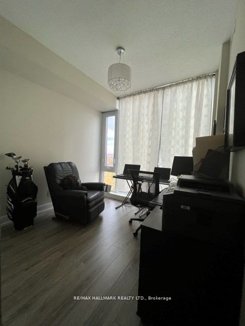 9600 Yonge Street, #1711