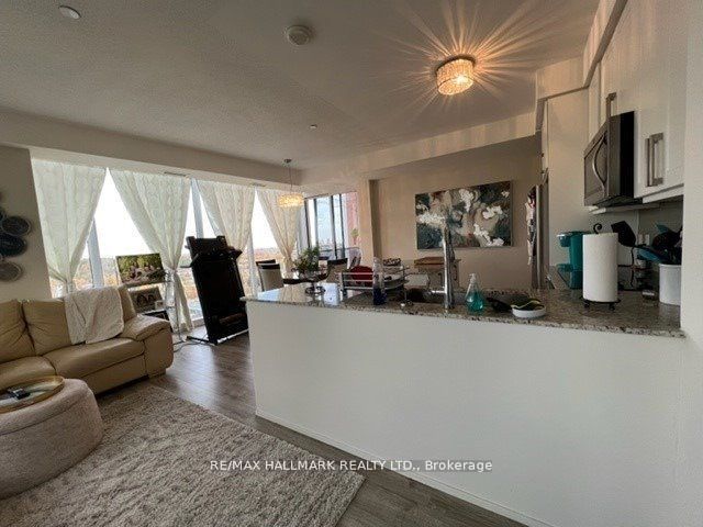 9600 Yonge Street, #1711